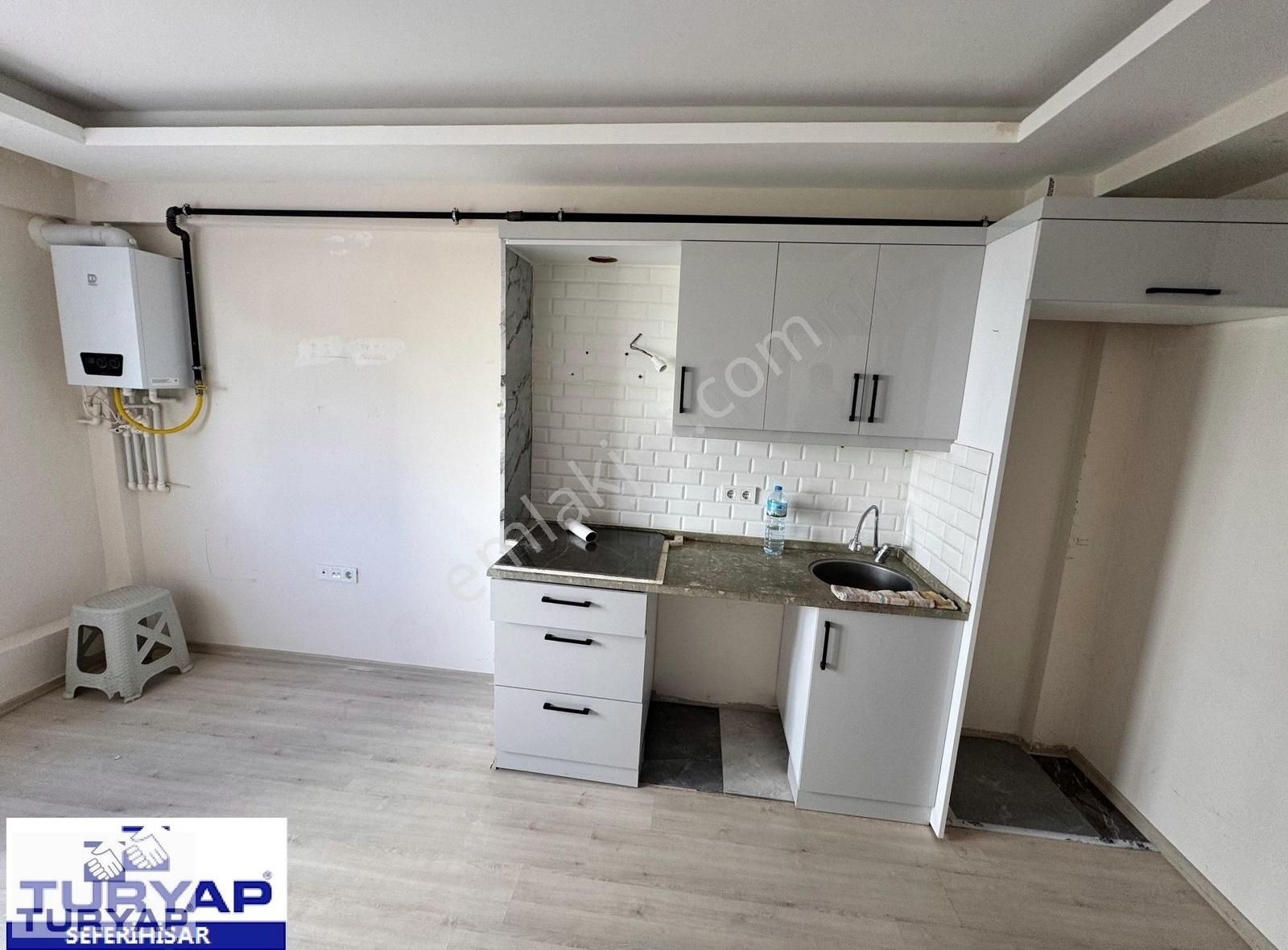Turyap Seferihisar Okullar Bölgesi Merkezde Kiralık 1+1 Daire