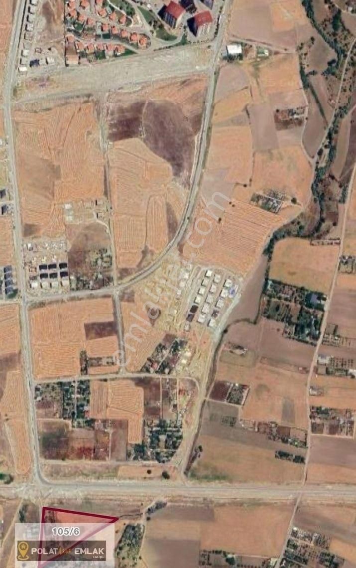 Polat'tan Satılık Karacakaya'da İnşaatlara Yakın 300 M2 Tarla