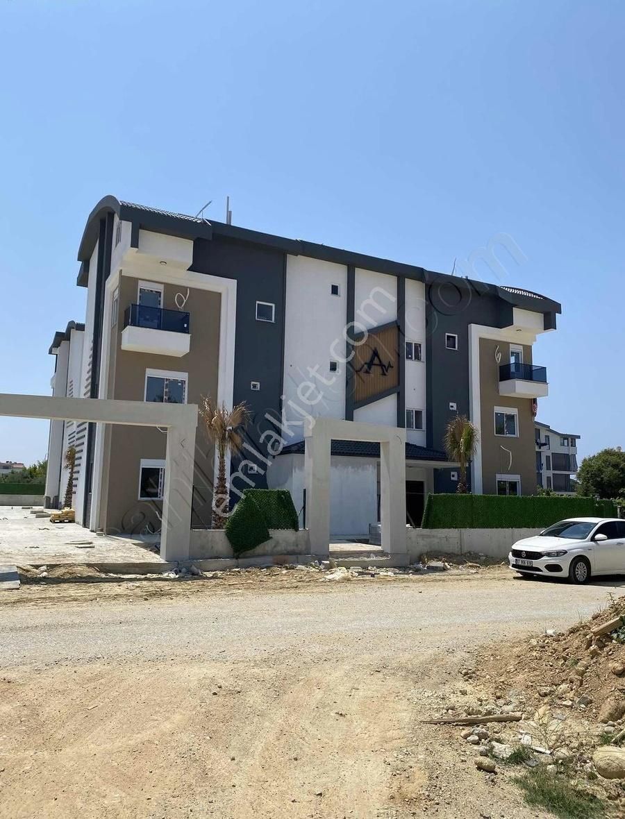Kızılot Mahallesi'nde 1 + 1 Ara Kat Asansörlü Daire Satılık