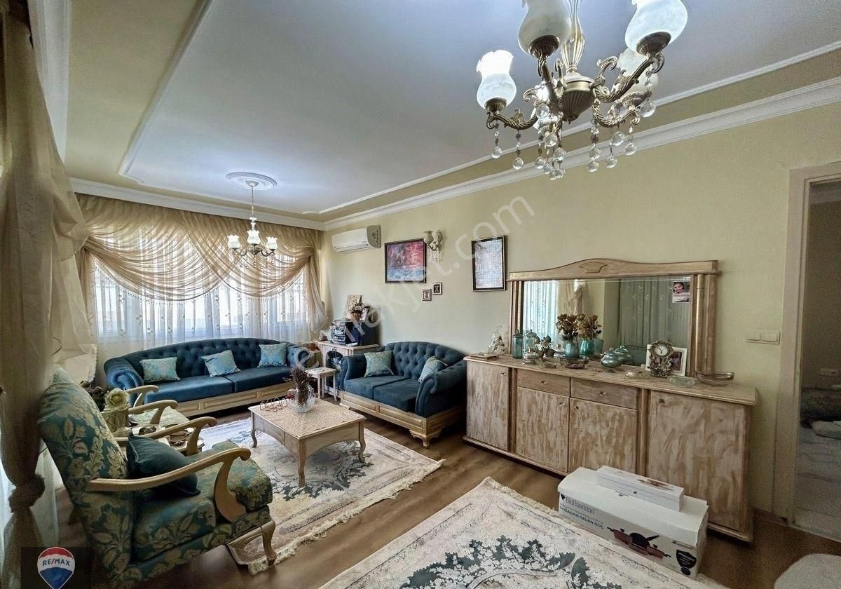 Kuşadası Ege Mahallesinde Satılık 3+1 Daire - Görsel 2