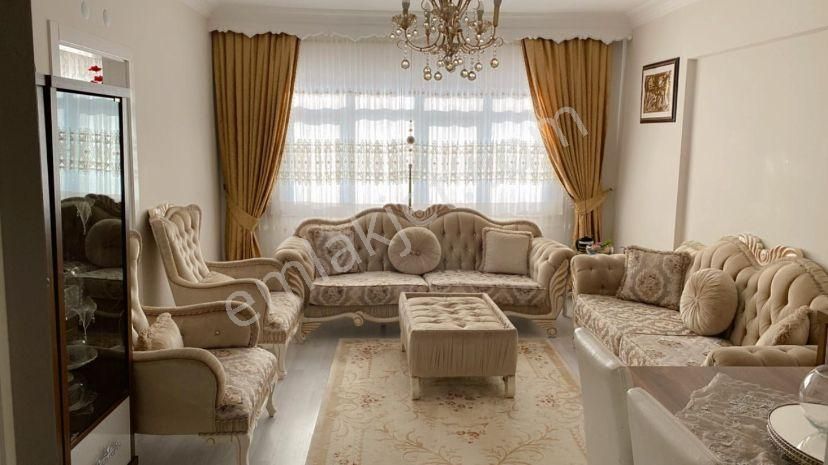 Mç Emlak'tan Mareşal Çakmak Mah.de 3+1 Bakımlı Temiz Satılık Daire