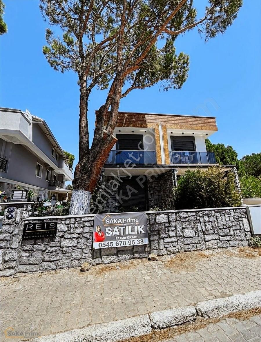 Yenişakran Mah. Merkezi Konumda Satılık Lüx 3+1 Triplex Villa