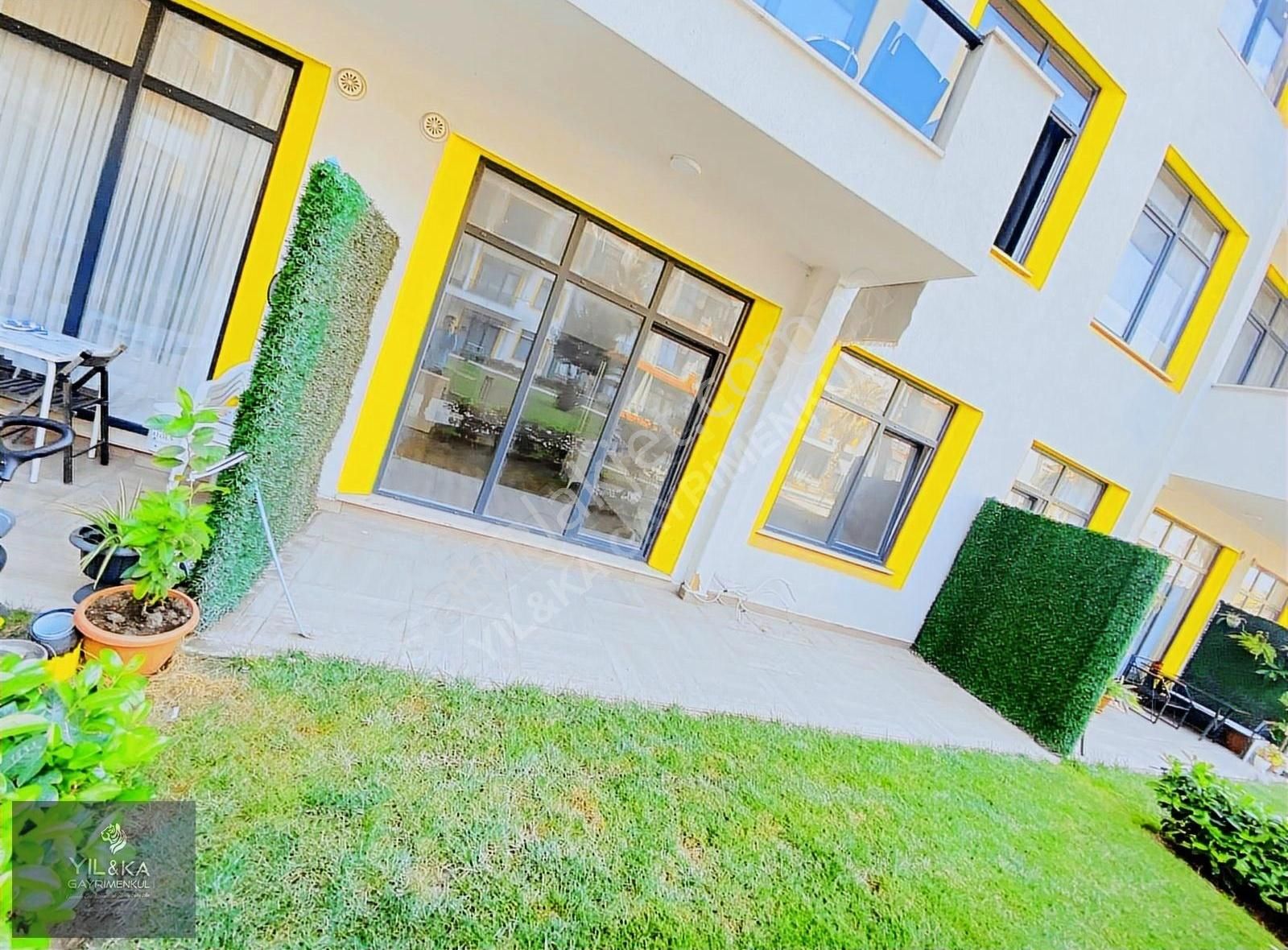 Radius Sitesinde Kiralık 1+1 Bahçeli Bahçe Katı