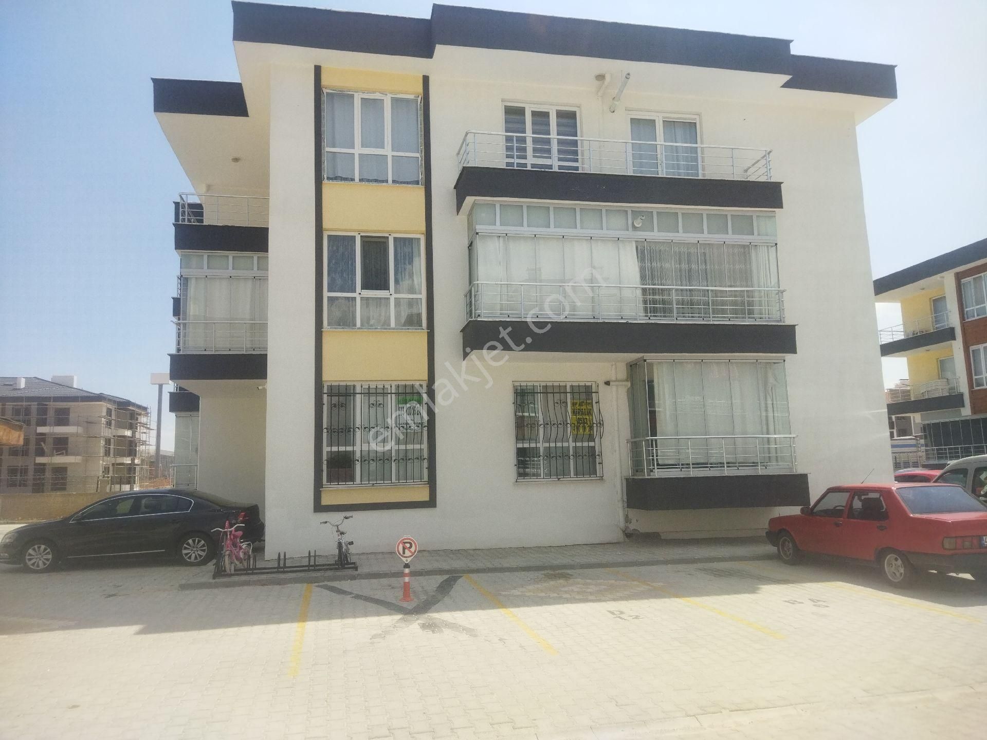Kosova Mahallesinde Kiralık Yüksek Zemin 2+1 Daire