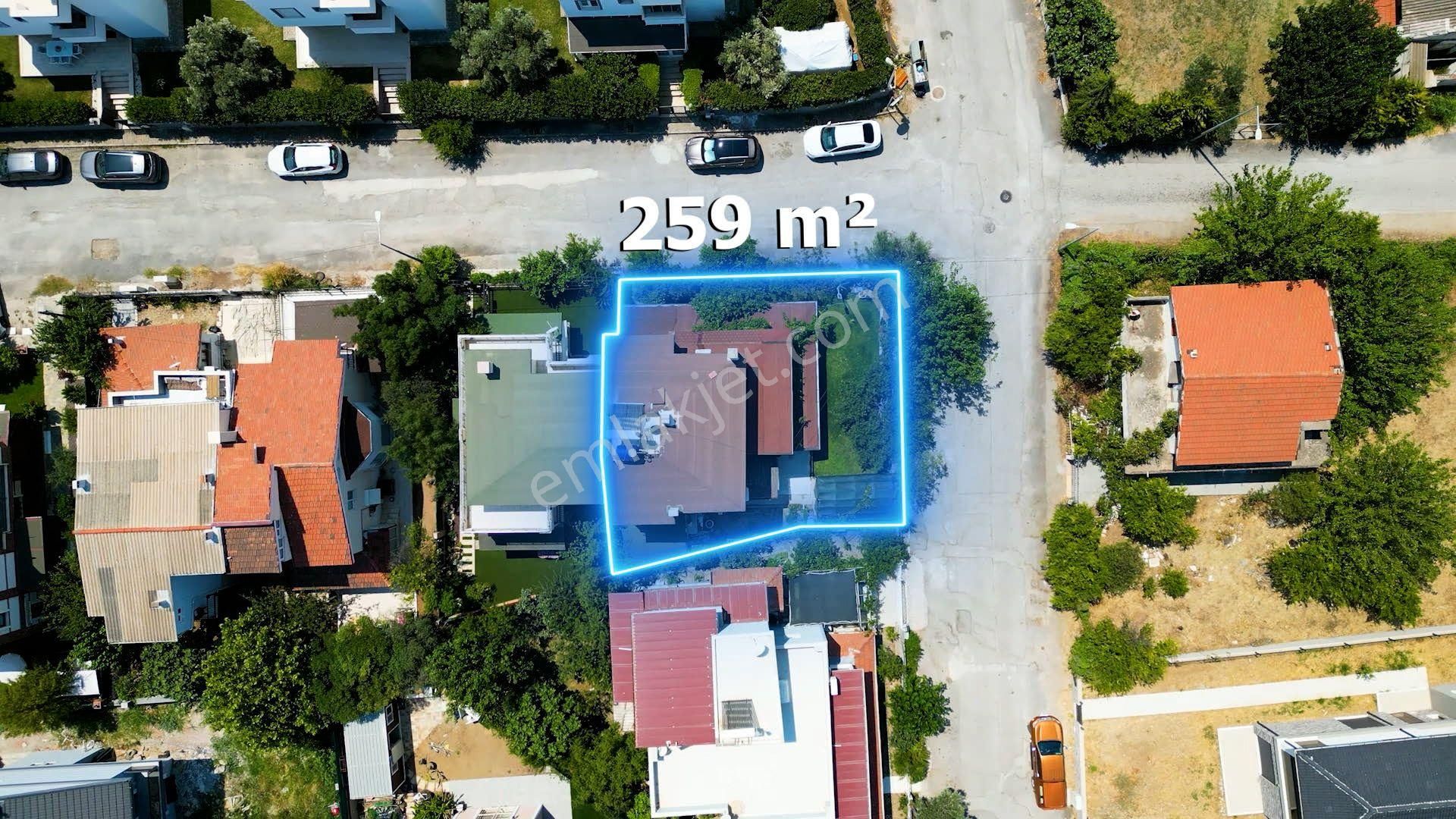 Urla Atatürk Mah. Satılık 4+1 Dubleks Villa