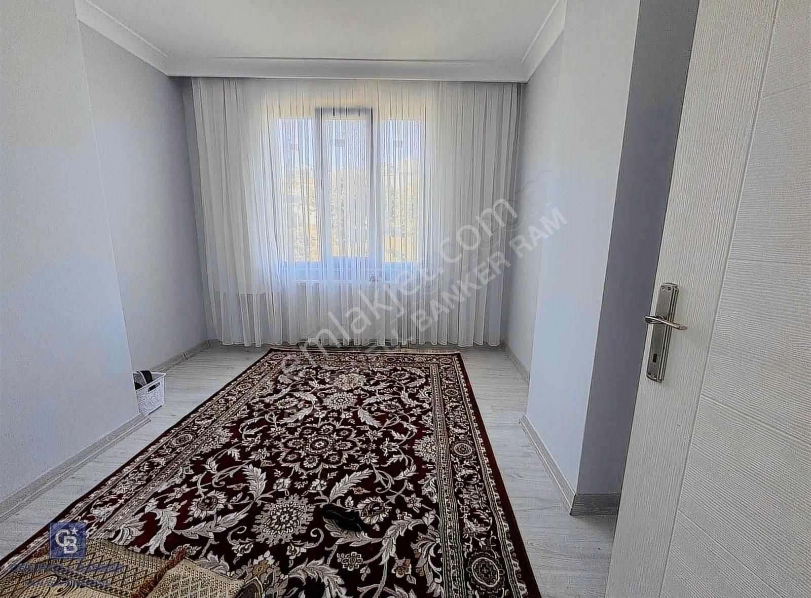 Arnavutköy Vadi Parka Cephe Satılık 3+1 Yüksek Giriş