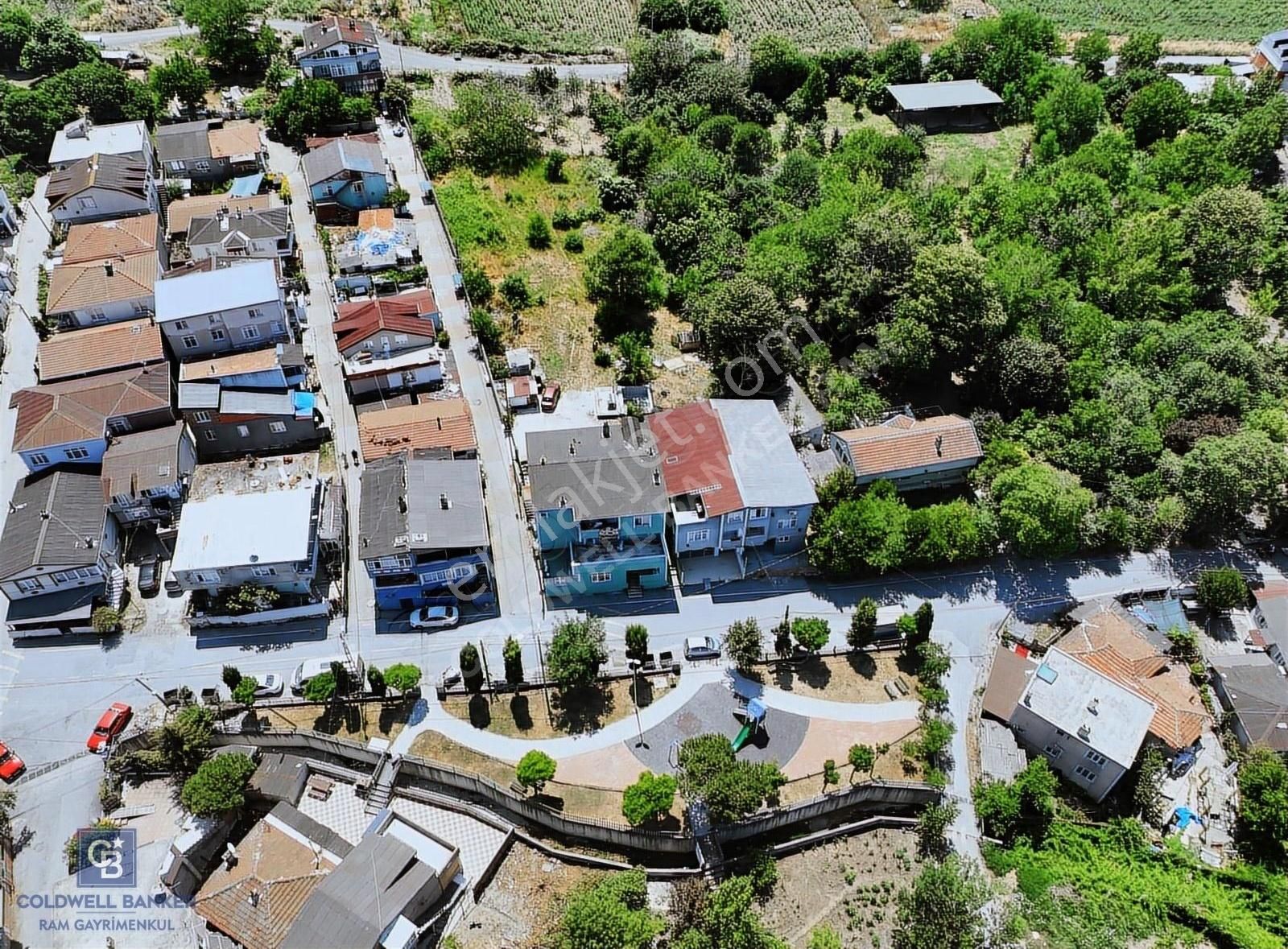 Satılık Arnavutköy Bölgesinde Durusu Köy İçinde Hisseli Tarla