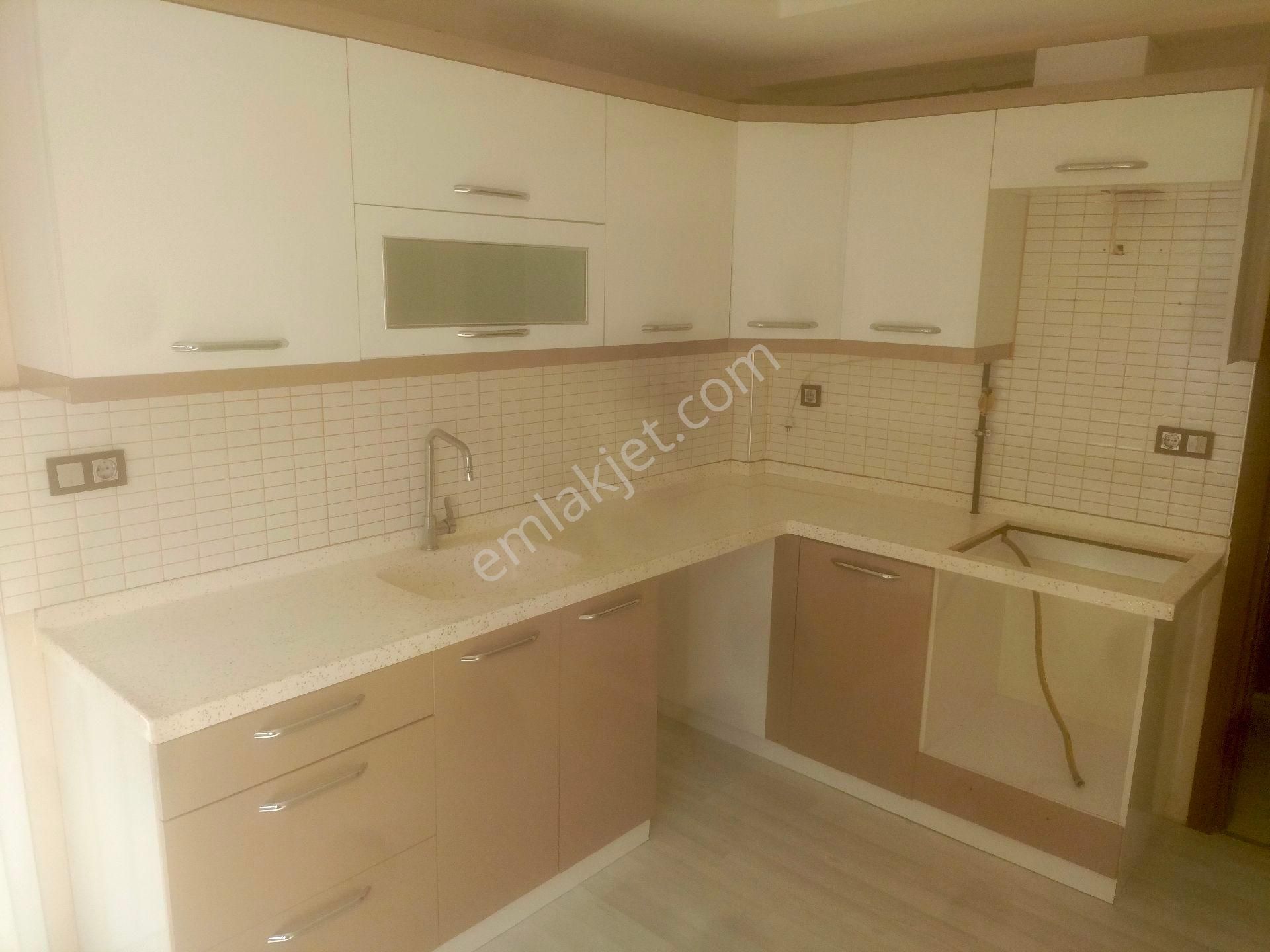 Kiralık Doğalgazlı 3+1 Ara Kat Daire