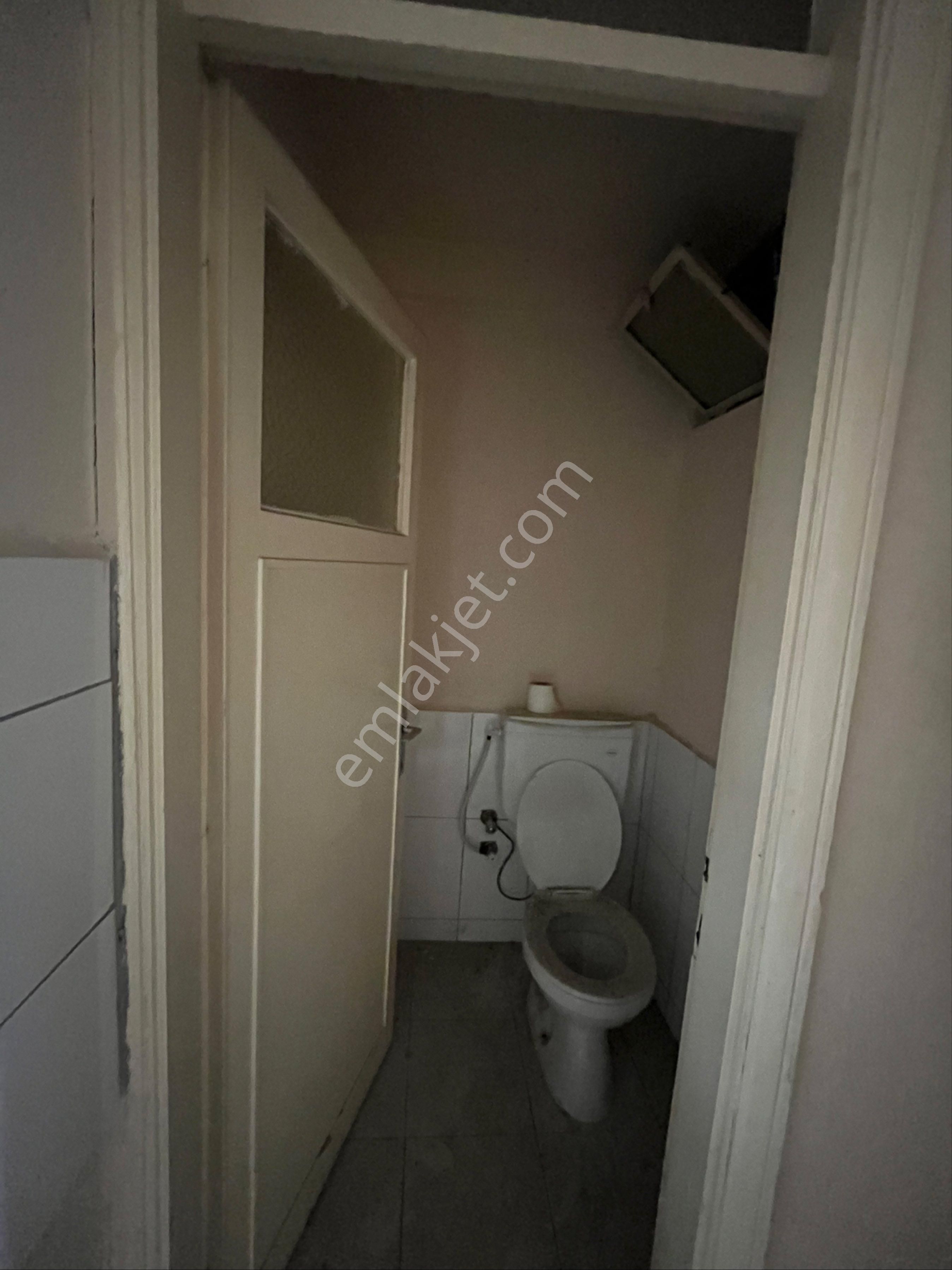 Cumhuriyet Mahallesi Diş Hastanesi Sokağında Köşe Başı 3 Katlı Kat Mülkiyetli Komple Satılık Bina - Görsel 14