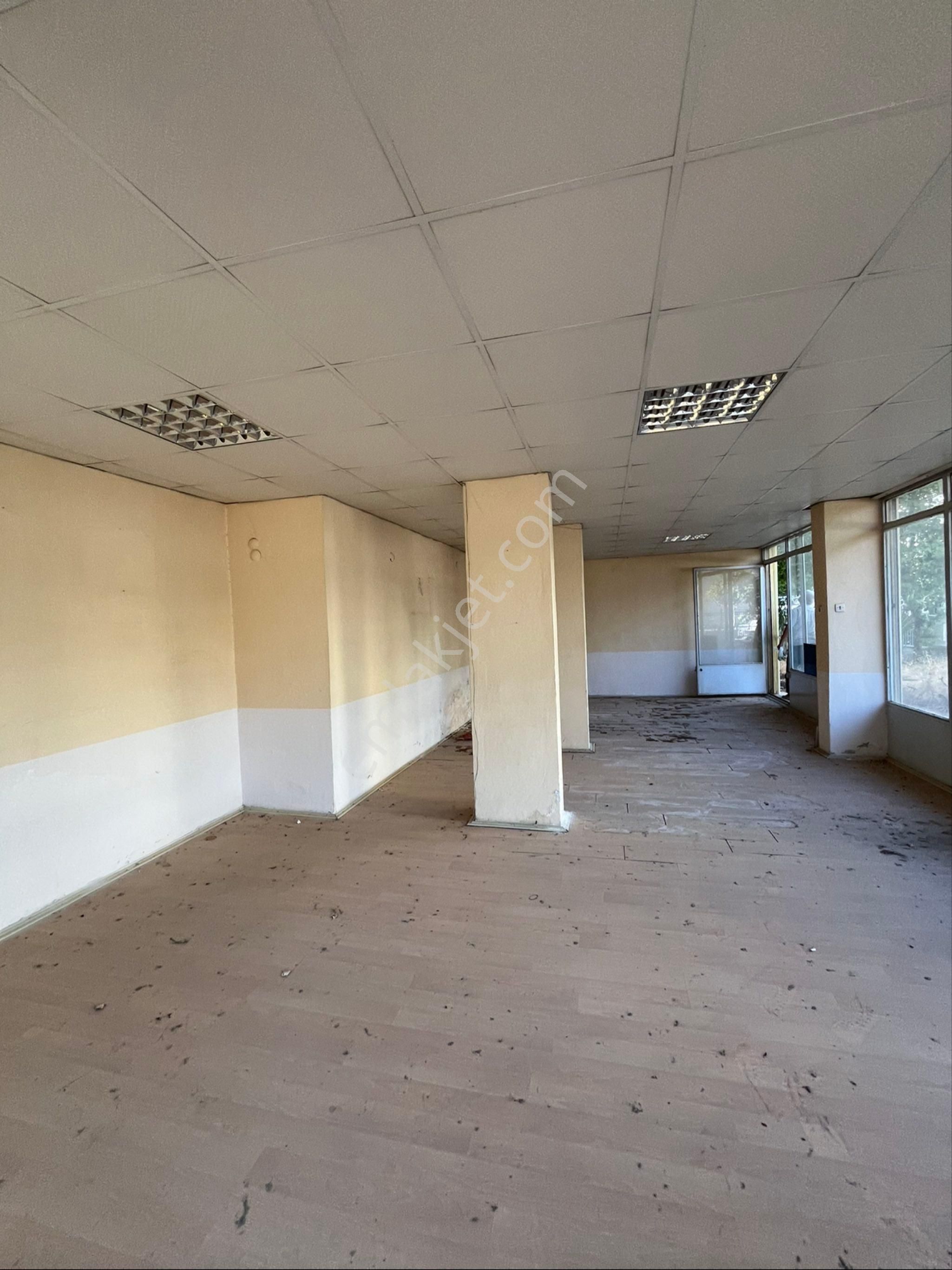 Cumhuriyet Mahallesi Diş Hastanesi Sokağında Köşe Başı 3 Katlı Kat Mülkiyetli Komple Satılık Bina - Görsel 6