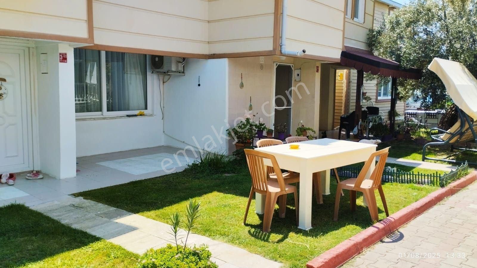 Havuzlu Sitede 3+1 Eşyasız Kiralık Villa
