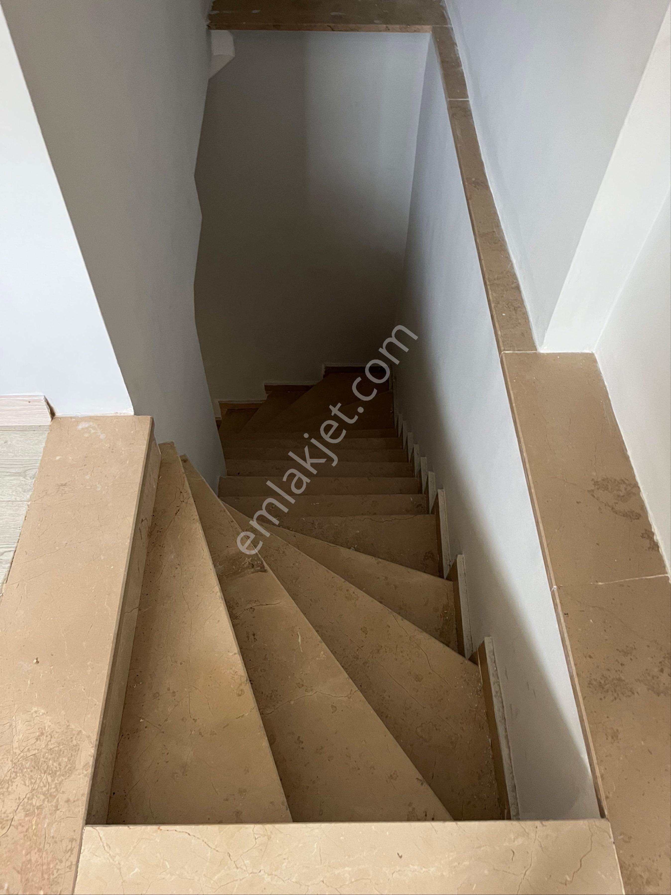 İstanbul Sultanbeyli Mehmet Akif Mah De Satılık 2+1 Ters Düblex - Görsel 3