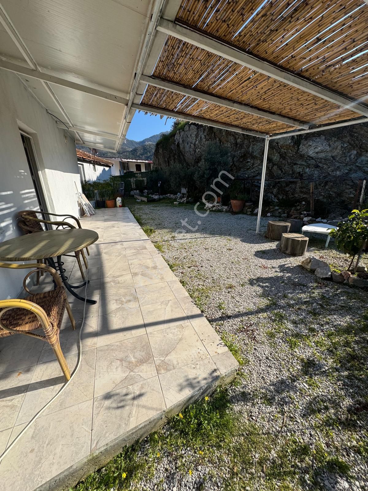 Kiralık 2+1 Eşyalı Müstakil Bahçeli Ev – Hisarönü - Görsel 3