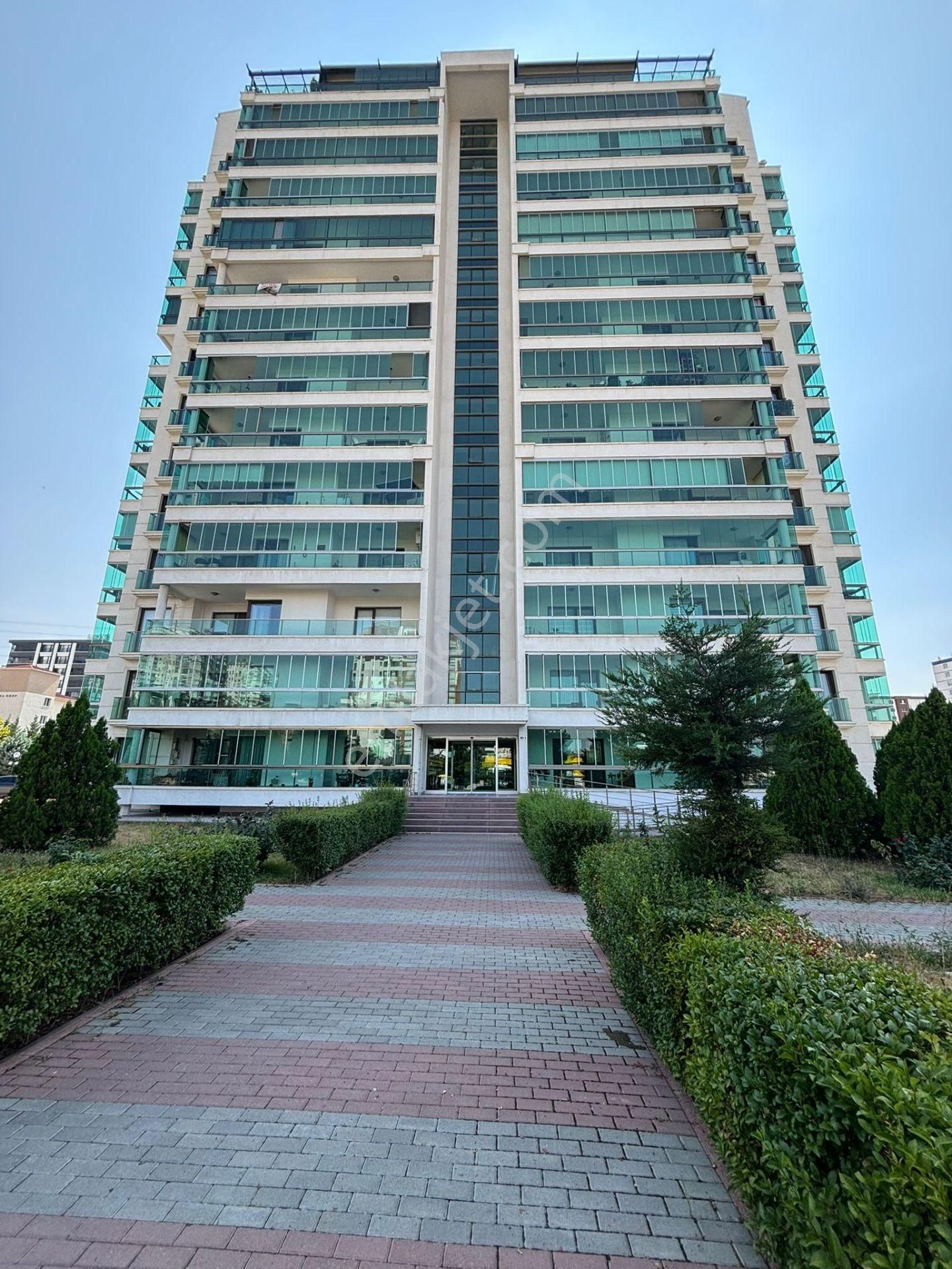 Ankara Bağlıca'da İki Ayrı Girişli Lüks Dubleks Satılık