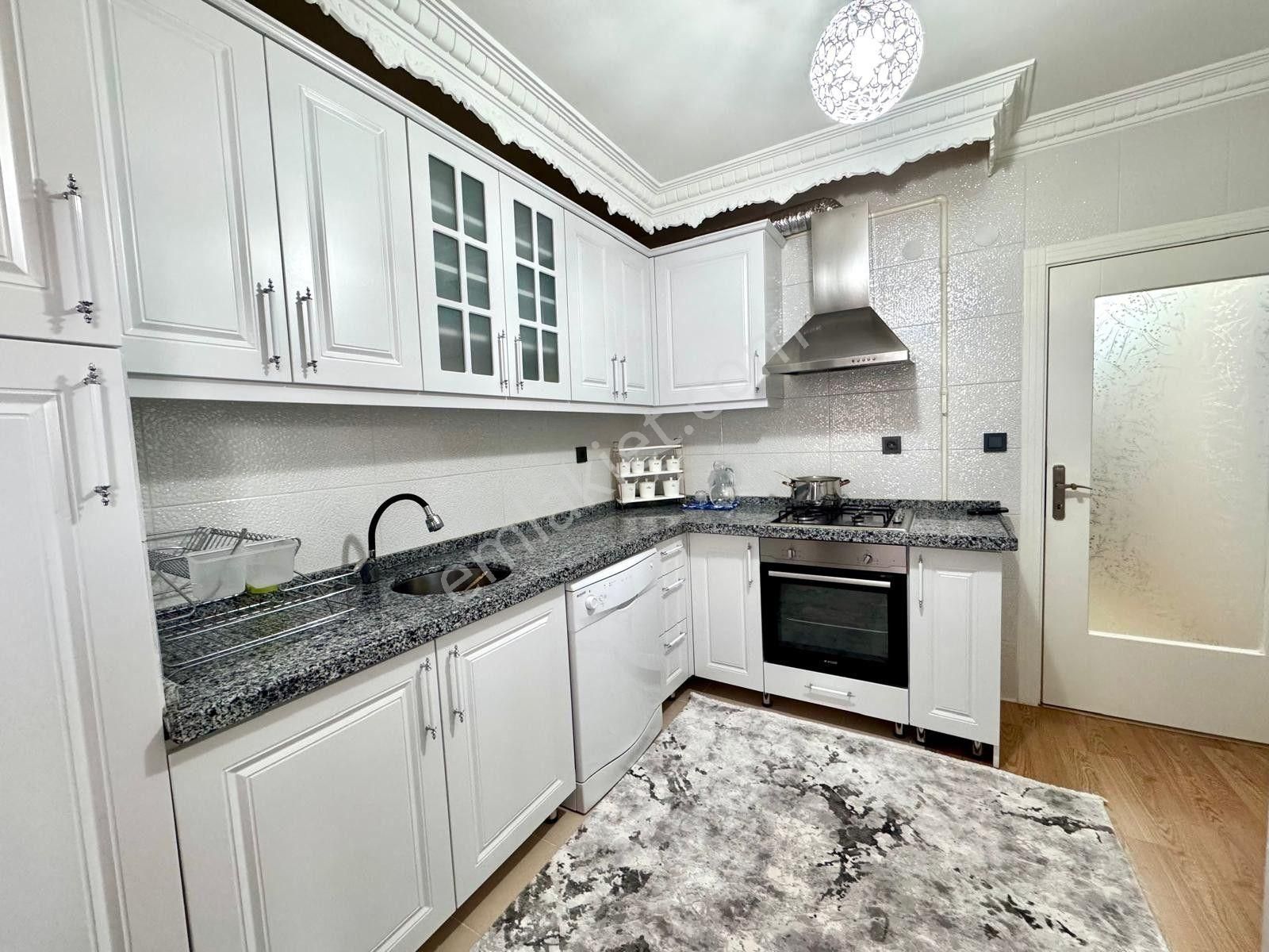 Kalecik Emlak'tan Site İçi 4.kat Asansörlü Merkezi Sistem 3+1 140m²
