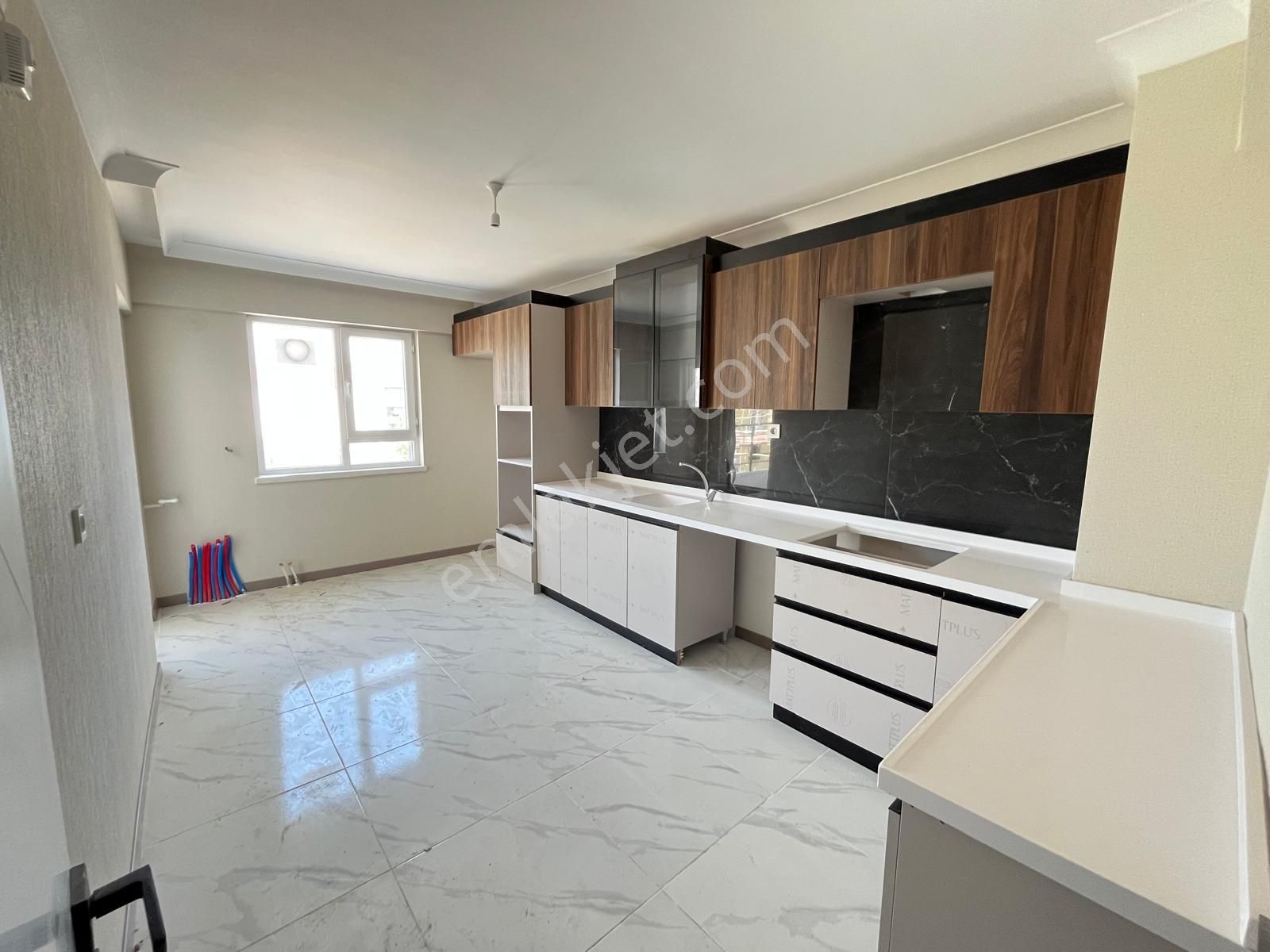 ▅▆█m Ü L K Ｅｍｌａｋ█▆▅karapürçek Salı Pazarı Mevkiinde 1.katta Çift Asansörlü Full Yapılı Daire