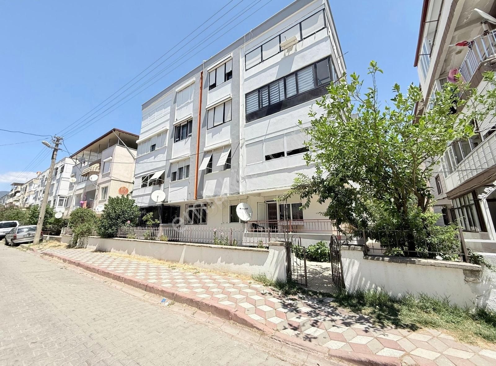 Parladan Akçay Merkezde Yüksek Giriş Ön Cephe Masrafsız2+1 Daire