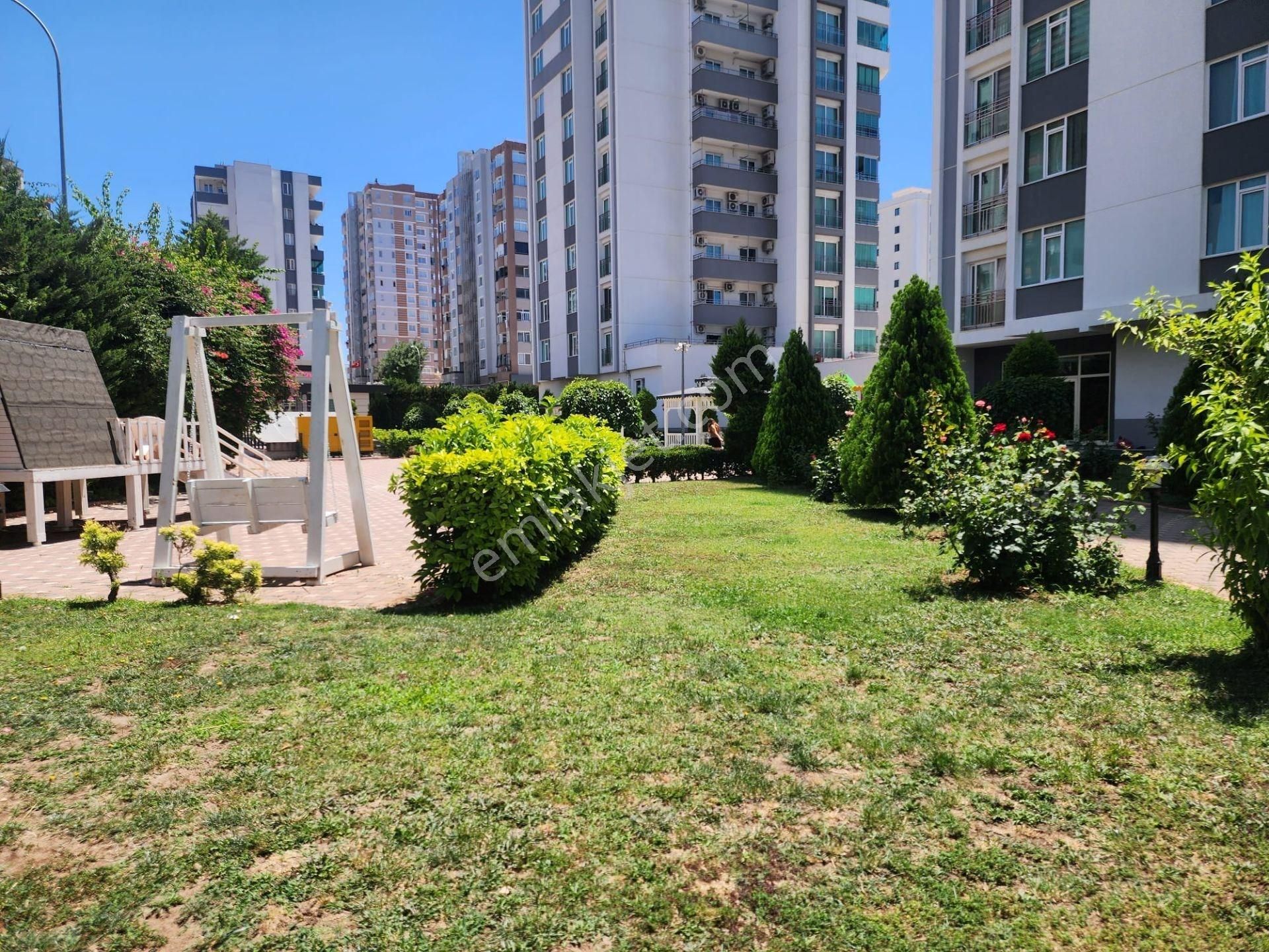 Esra Akkaya'dan Merkezi Konumda Blv. Üzerinde Lüks 4+1 Daire