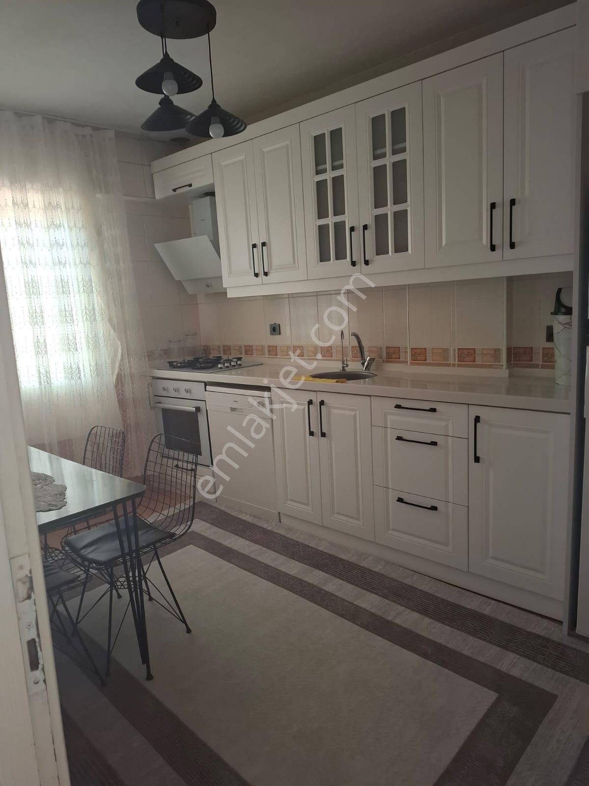 Yamanlar Çeşme Durağı 7345 Sokak No.30 Da 128m2 Mustakil Konple 2 Katlı