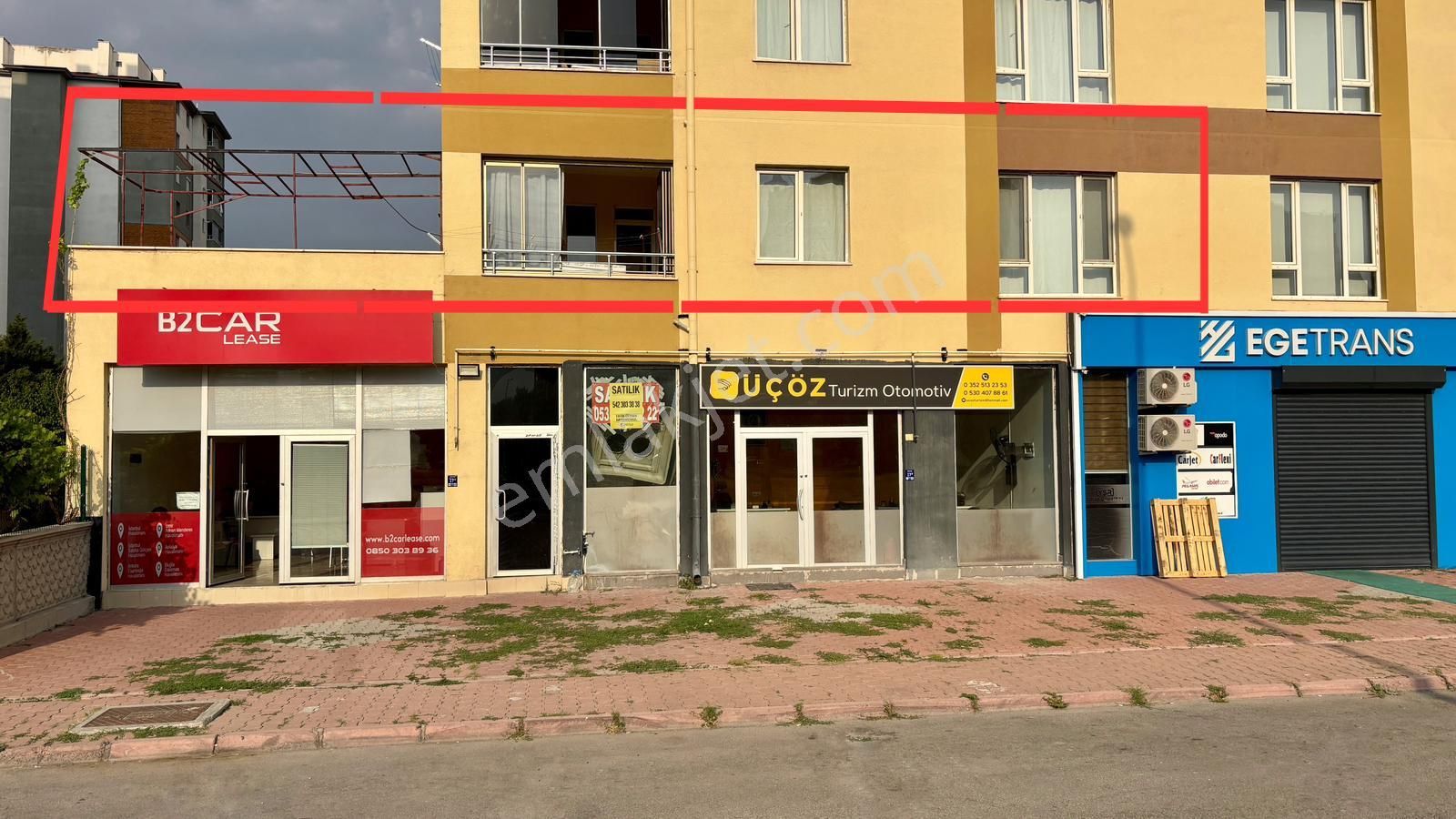 Meskeni Alınmış Havaalanı Yolu Üstü Havaalanına Yürüyerek 5 Dakika Uzaklıkta