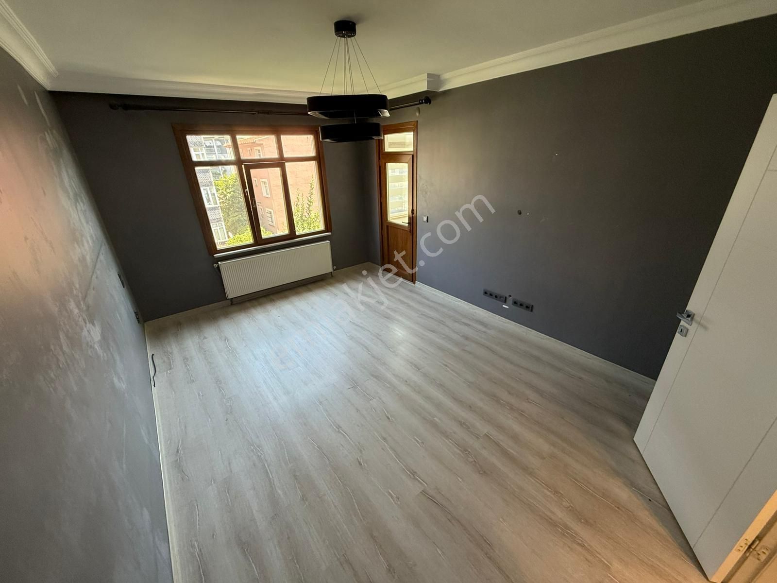 Remax Anı 'dan Çengelköy 'de Geniş 4+1 Kiralık Daire - Görsel 13