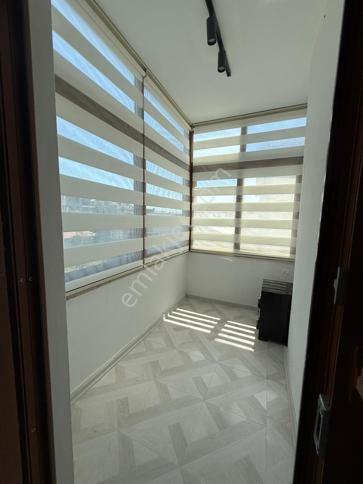 Remax Anı 'dan Çengelköy 'de Geniş 4+1 Kiralık Daire - Görsel 15