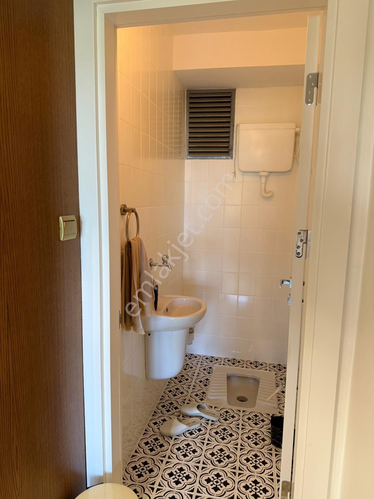 Remax Anı 'dan Çengelköy 'de Geniş 4+1 Kiralık Daire - Görsel 30