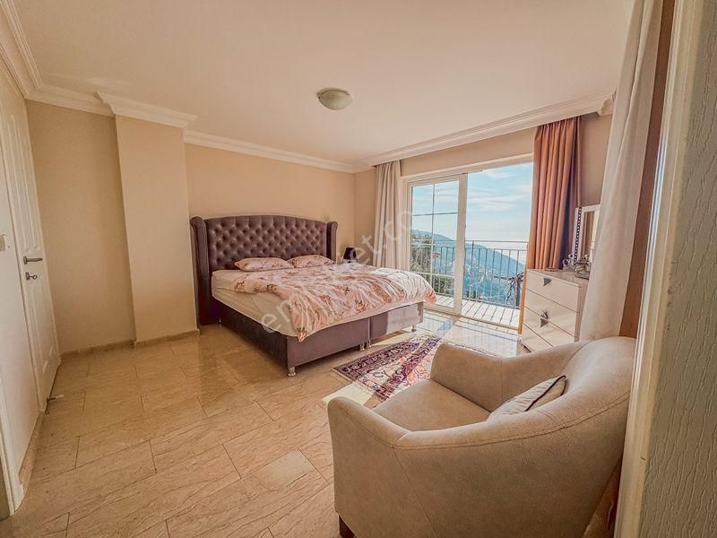 Alanya Tepe Mah. 4+1 Müstakil Villa Deniz Doğa Şehir Kale Manzaralı - Görsel 12