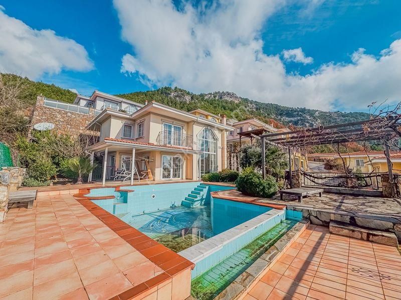 Alanya Tepe Mah. 4+1 Müstakil Villa Deniz Doğa Şehir Kale Manzaralı - Görsel 26