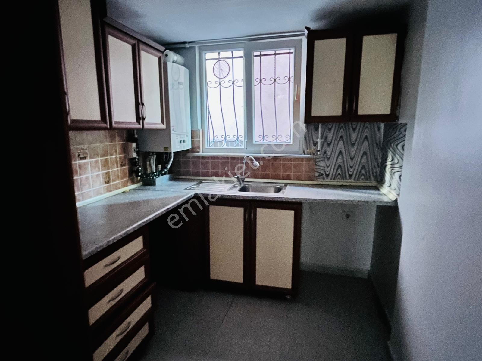 Maltepe Cevizli De 2+1 Kombili Balkonlu Temiz Kiralık Daire