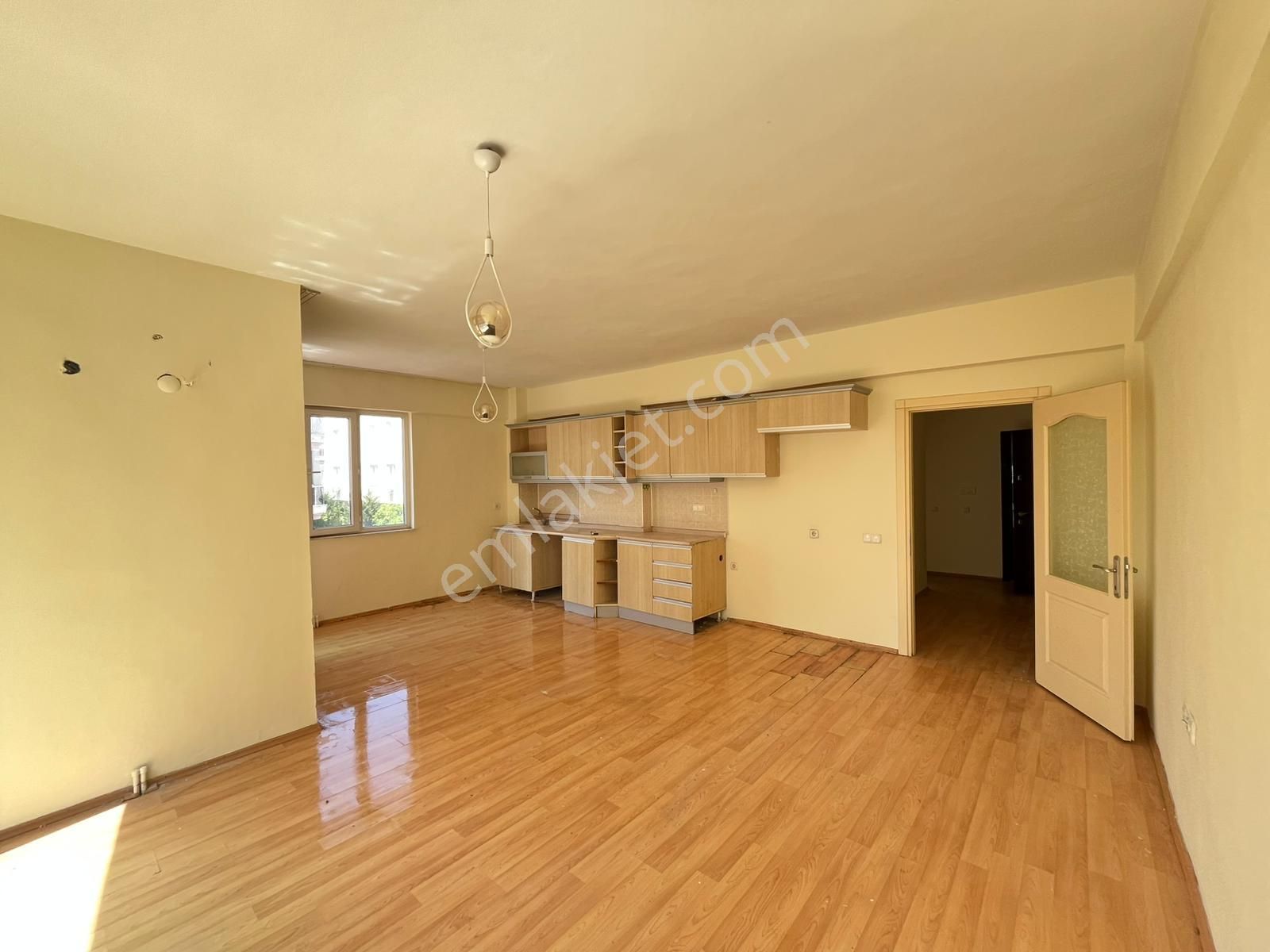 Altınova'nın Merkezinde 2+1 110m2 Dairemiz Sizlerle