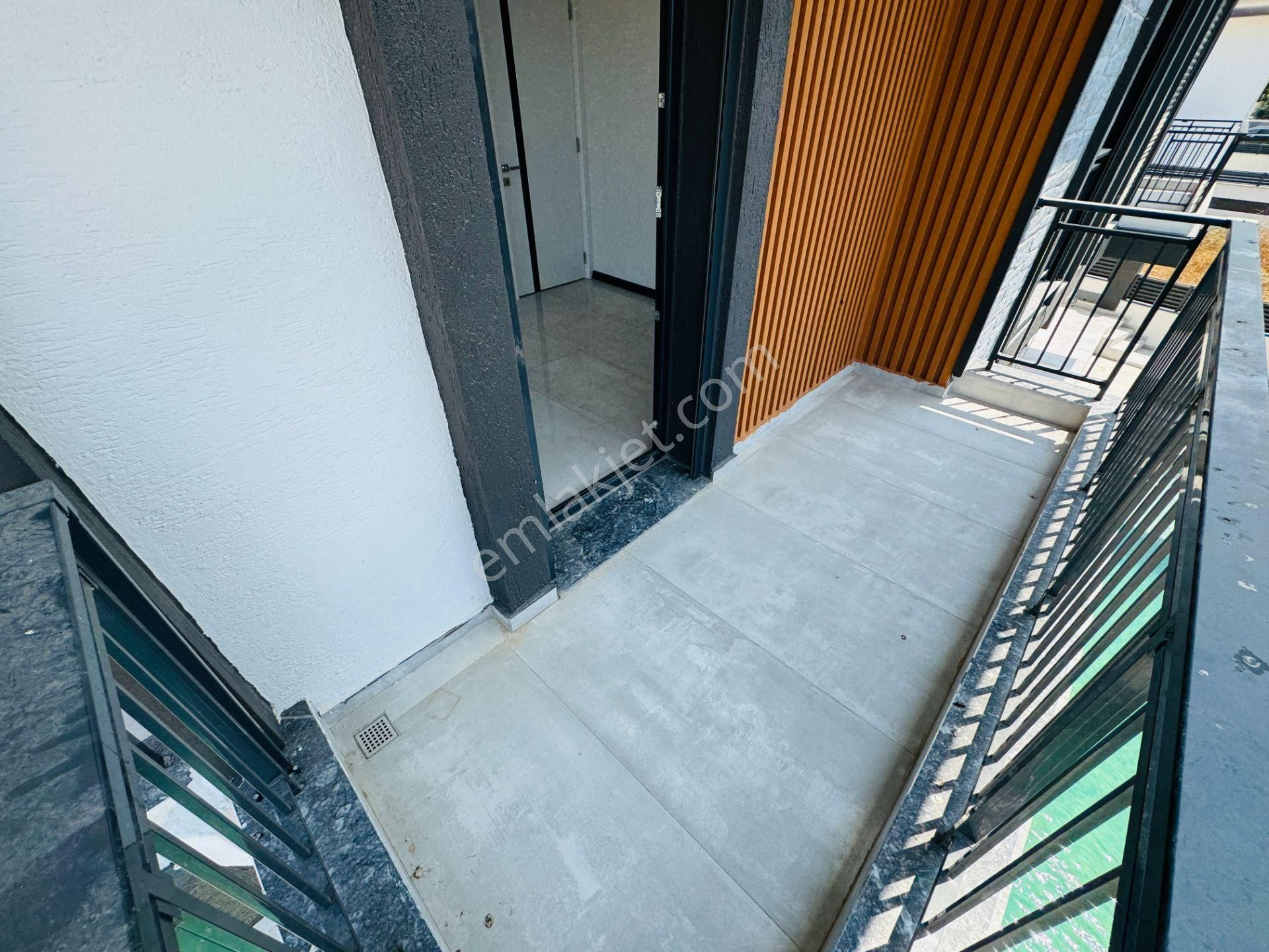 Didim'de Havuzlu Site İçinde 3+1 Ön Cephe Sıfır Villalar - Görsel 27