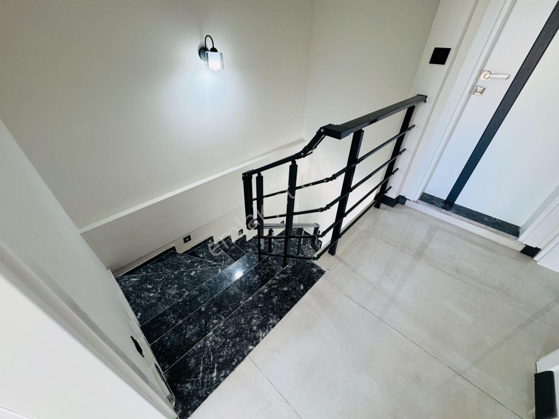 Didim'de Havuzlu Site İçinde 3+1 Ön Cephe Sıfır Villalar - Görsel 20