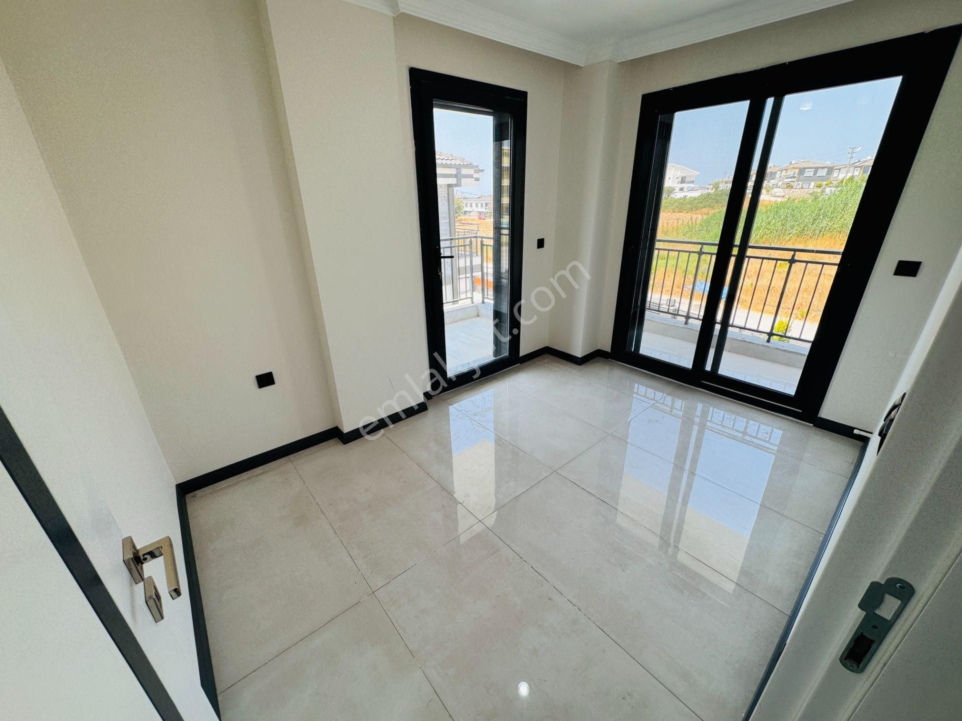 Didim'de Havuzlu Site İçinde 3+1 Ön Cephe Sıfır Villalar - Görsel 13