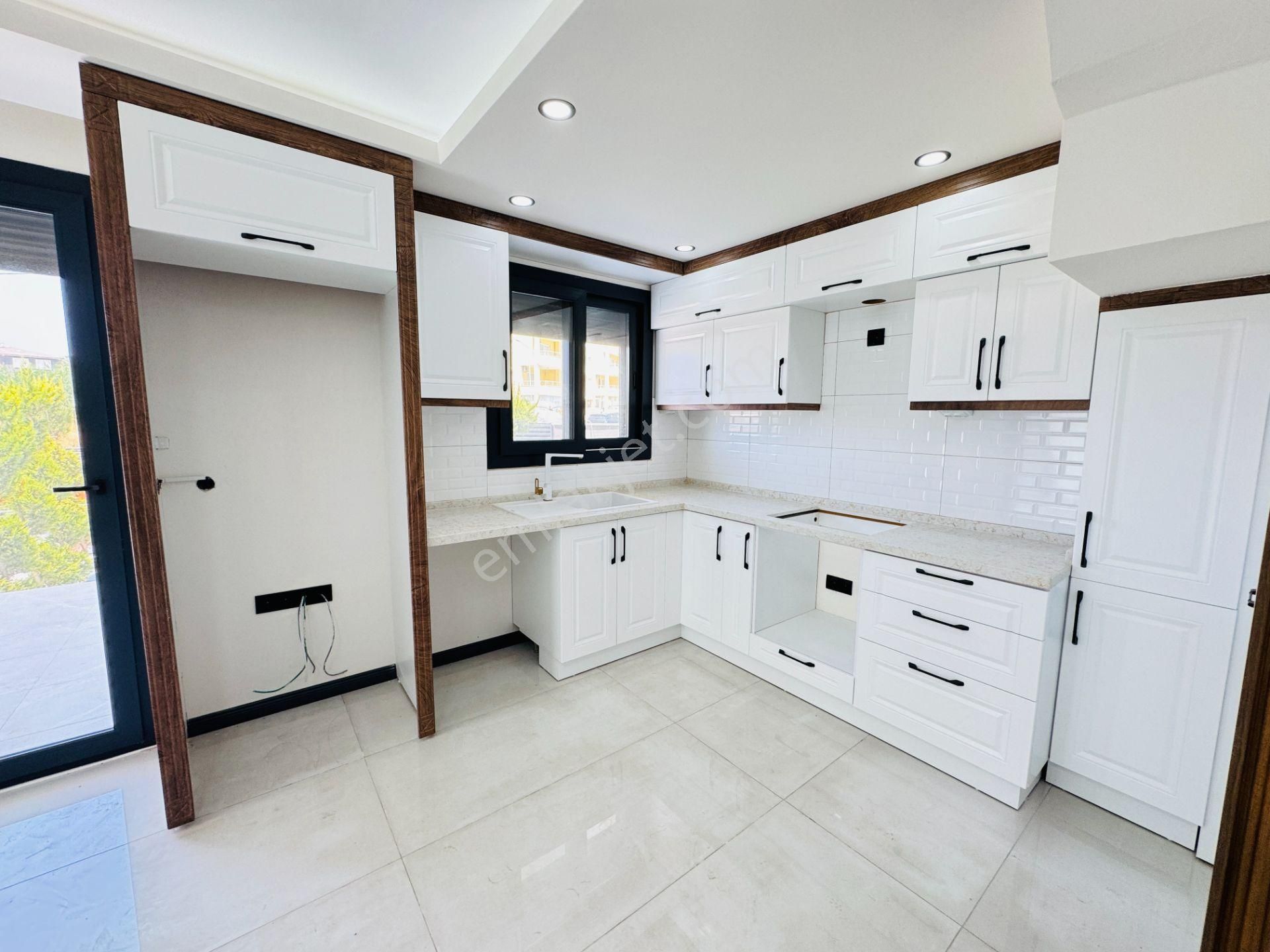 Didim'de Havuzlu Site İçinde 3+1 Ön Cephe Sıfır Villalar - Görsel 9