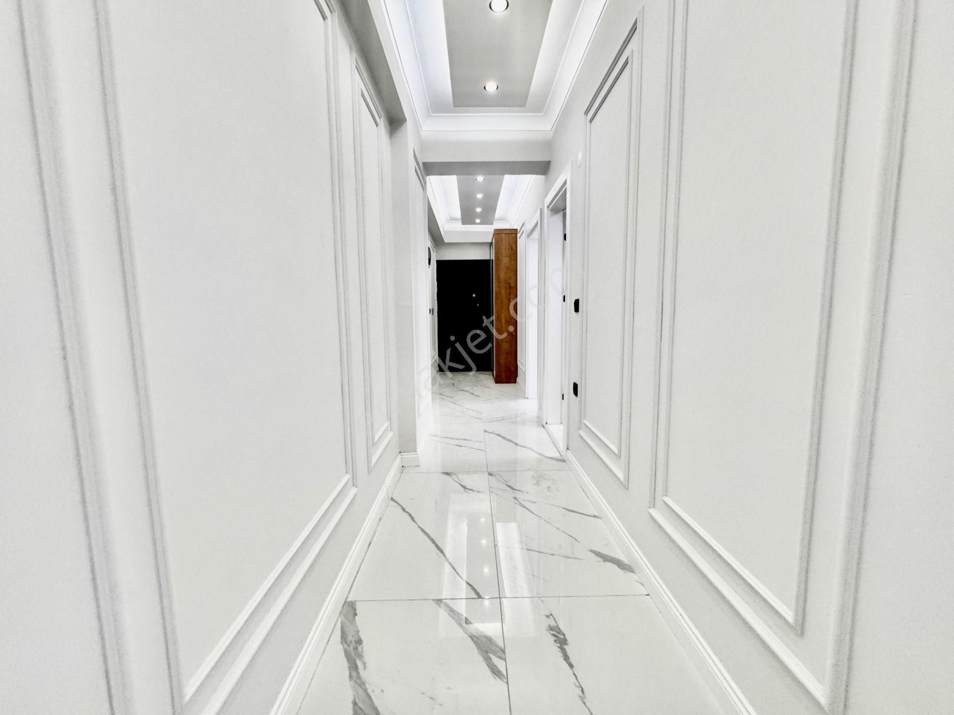 Ankara Emlak Tan Lüx Tasarım & Bahçeli Denize 50 Mt Satılık 2+1 - Görsel 15