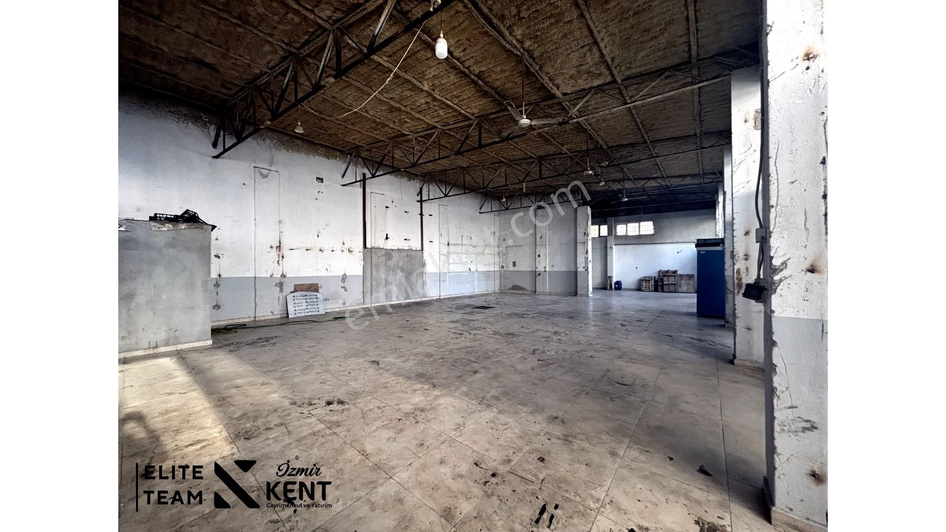 Bornova Altındağ'da 200 M2 Satılık Dükkan - Görsel 14