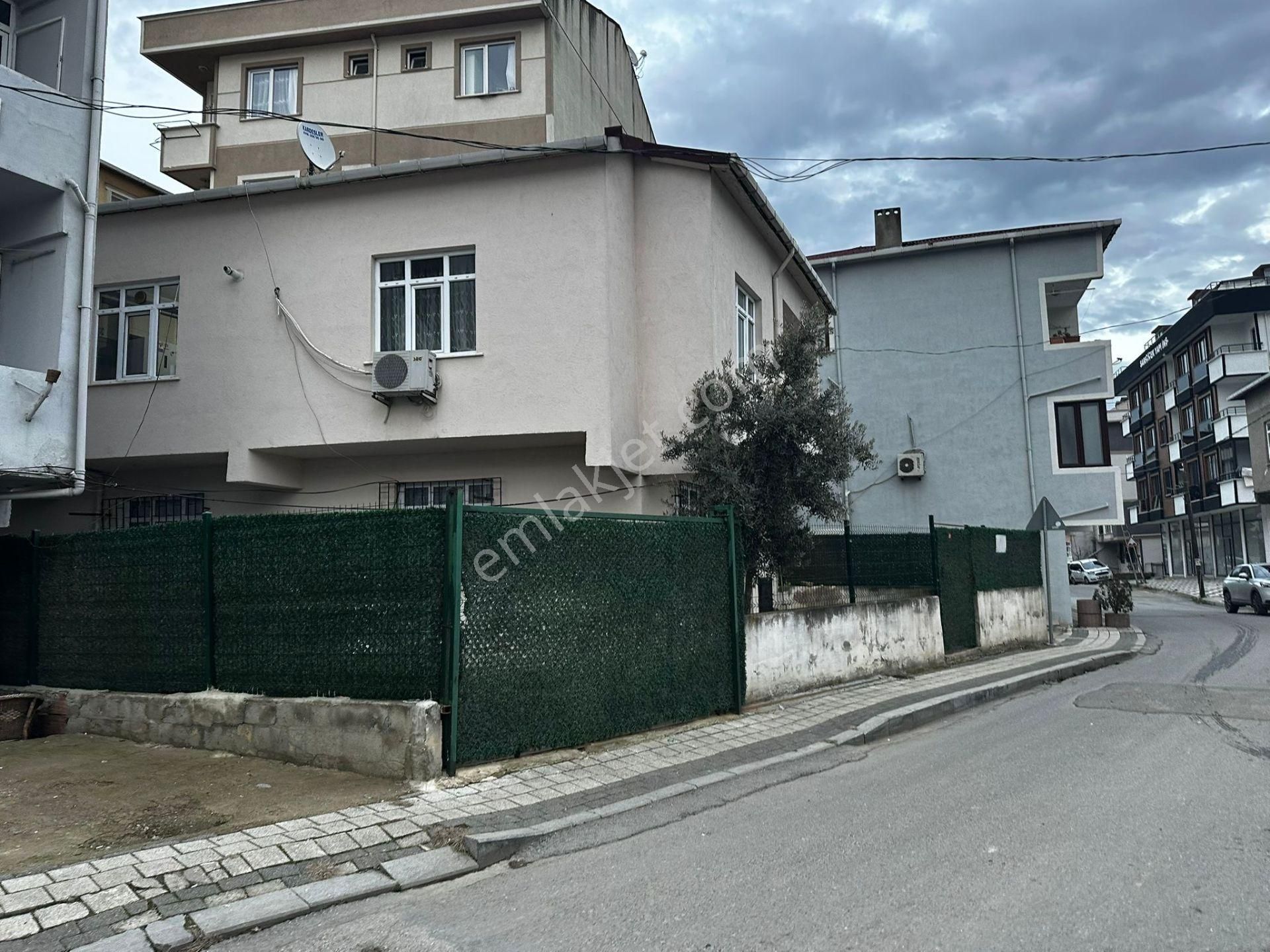Müstakil İstanbul'un Göbeğinde Villa Gibi Ev..