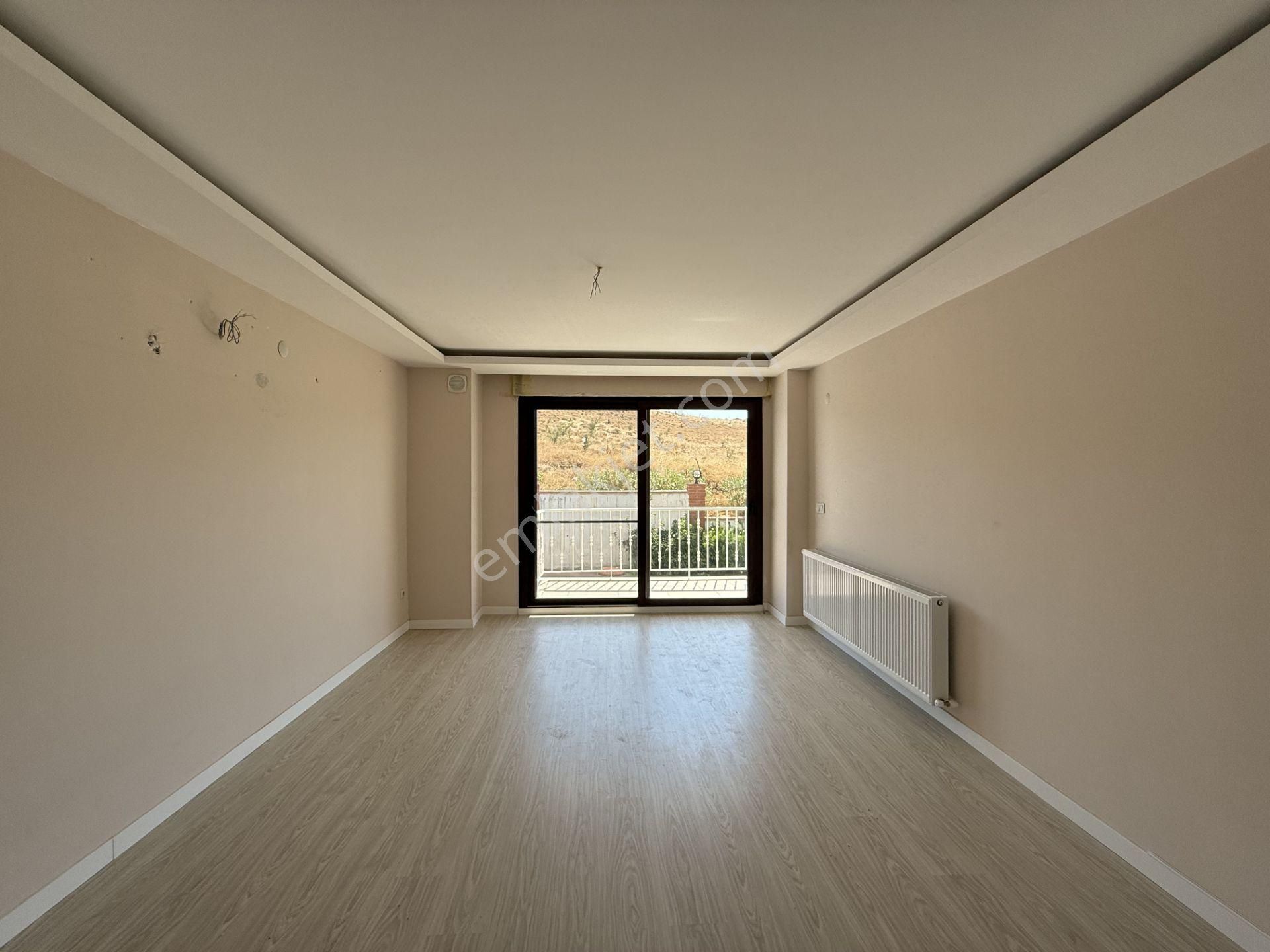 Seferihisar Çolakibrahimbey Mahallesi’nde, Havuzlu Site İçinde, 4+2 Dubleks Satılık Daire - Görsel 5