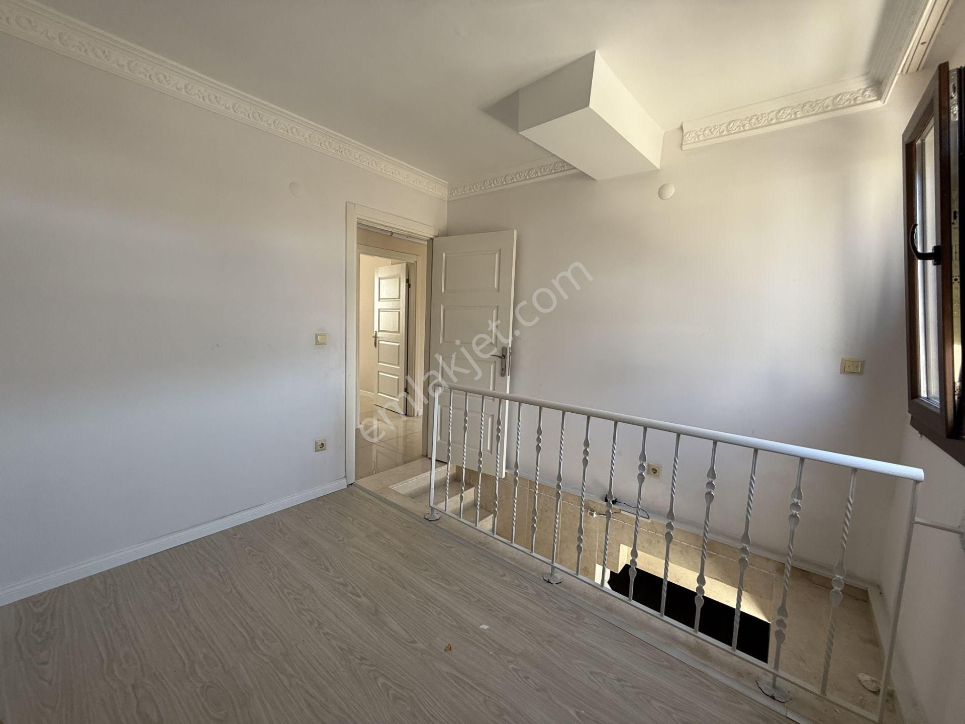 Seferihisar Çolakibrahimbey Mahallesi’nde, Havuzlu Site İçinde, 4+2 Dubleks Satılık Daire - Görsel 21