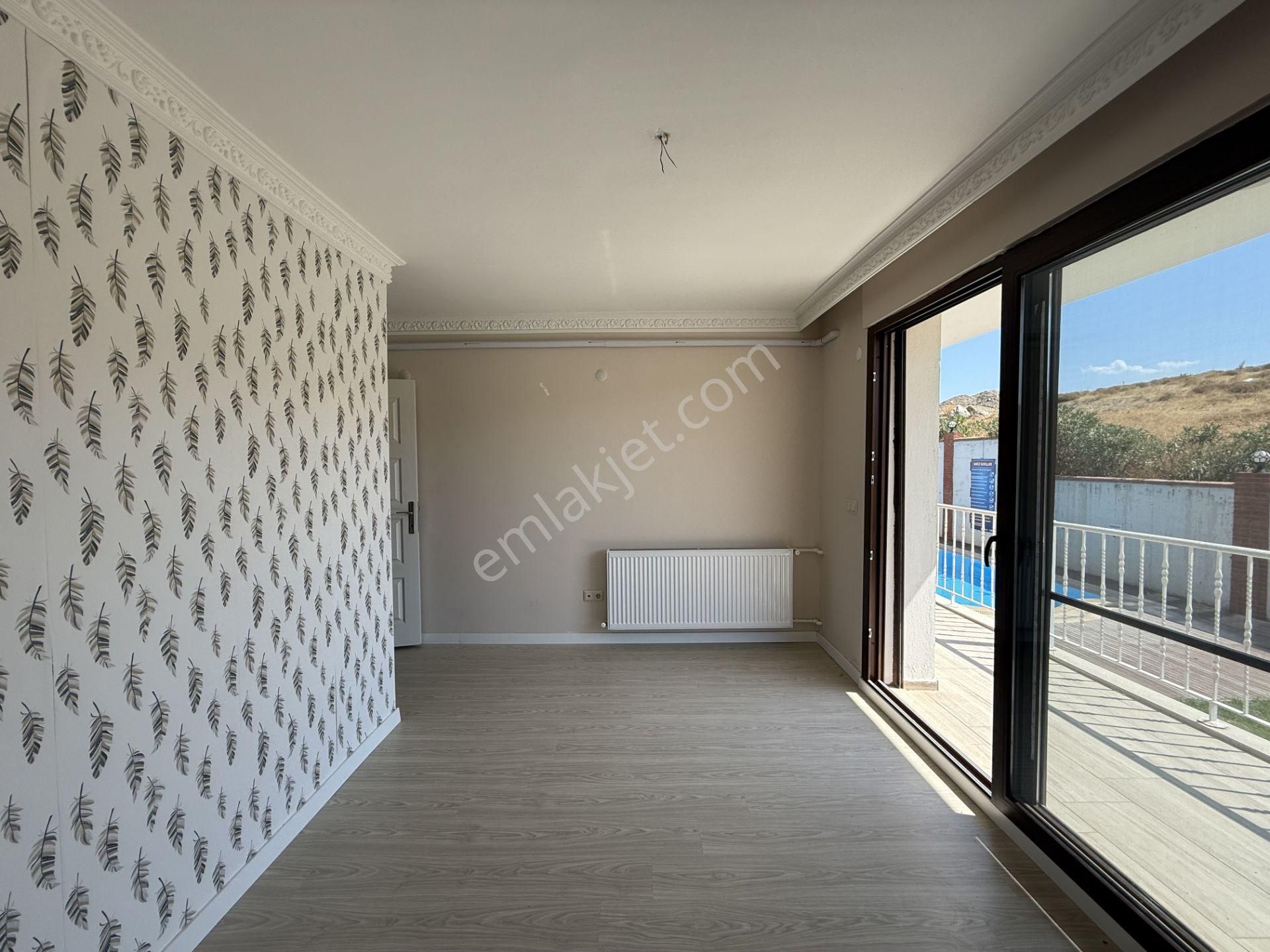 Seferihisar Çolakibrahimbey Mahallesi’nde, Havuzlu Site İçinde, 4+2 Dubleks Satılık Daire - Görsel 13