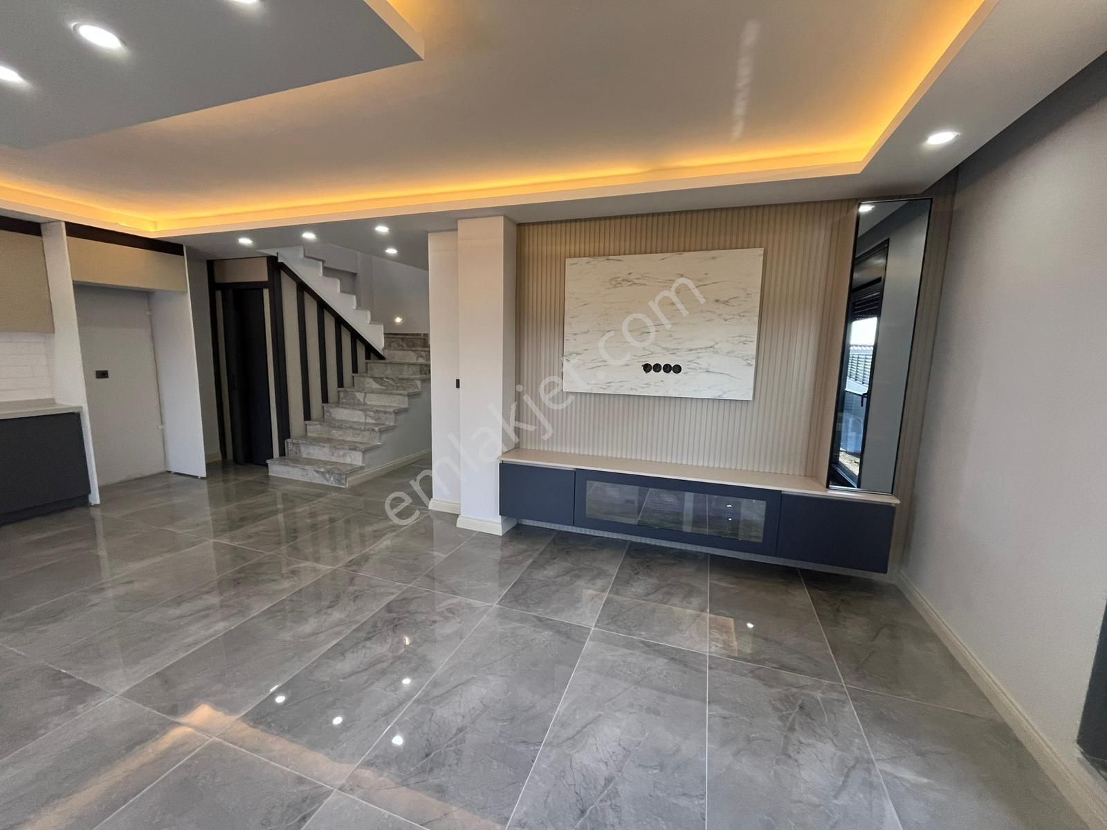 Ata Gayrimenkul'den Çeşmelide Havuzlu 4+1 Müstakil Bahçeli Lüks Villa - Görsel 16