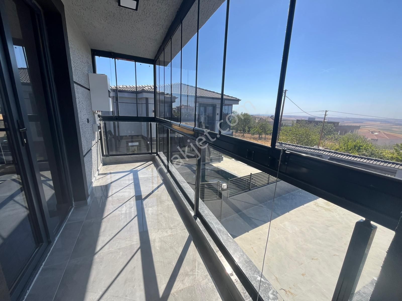 Ata Gayrimenkul'den Çeşmelide Havuzlu 4+1 Müstakil Bahçeli Lüks Villa - Görsel 32