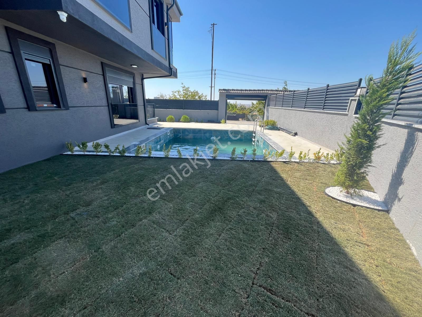 Ata Gayrimenkul'den Çeşmelide Havuzlu 4+1 Müstakil Bahçeli Lüks Villa - Görsel 3