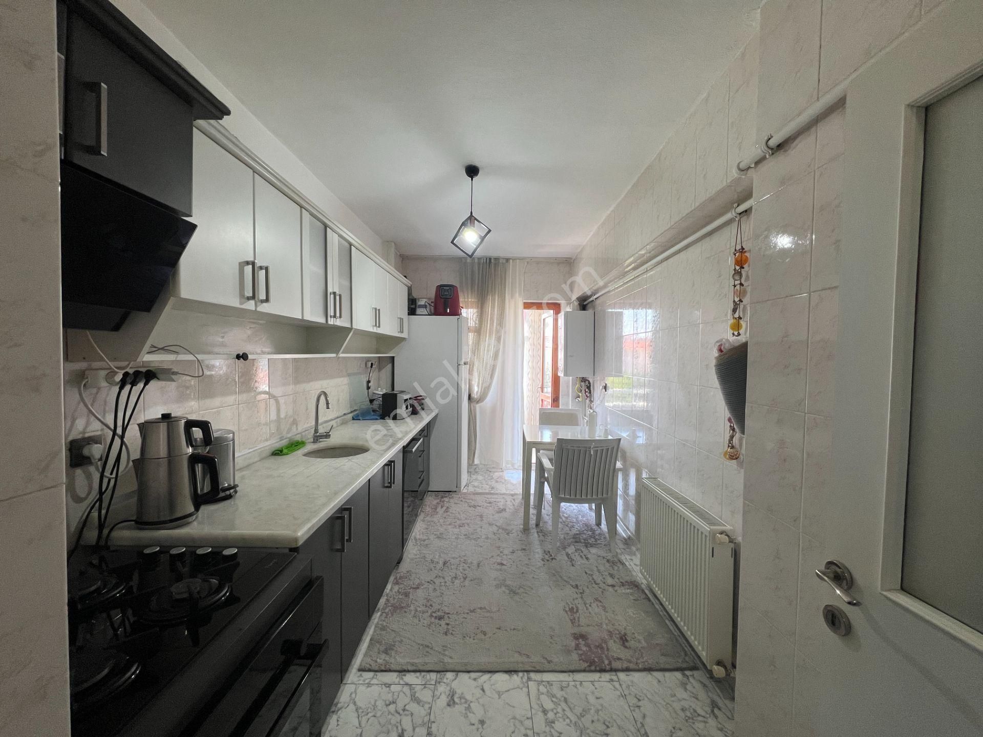 Nasip Emlak'tan Satılık 3+1 Asansörlü Site İçerisinde Kb Cephe Hastane Yakını Daire