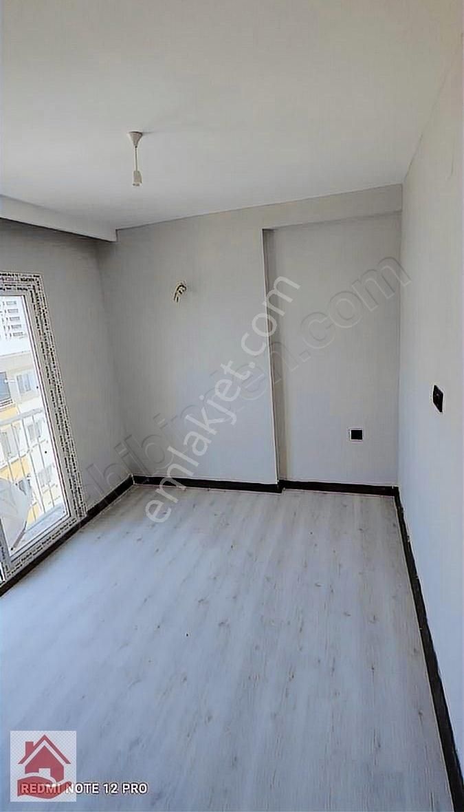 Çarkıparede Stadyuma Yakın 2+1 Açk Mutfak İskânlı Satılık Daire