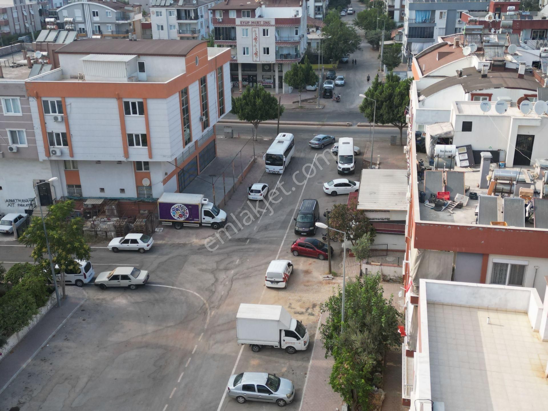 Teomanpaşa'da Teraslı 4+1 Doğalgazlı Satılık Geniş Daire