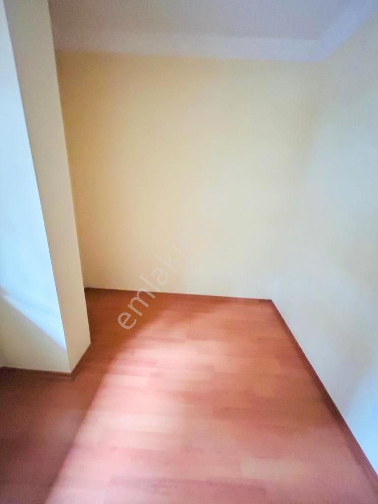 Küçükyalı Merkezi Konumda Ayrı Mutfaklı Öncephe 1+1 - Görsel 18