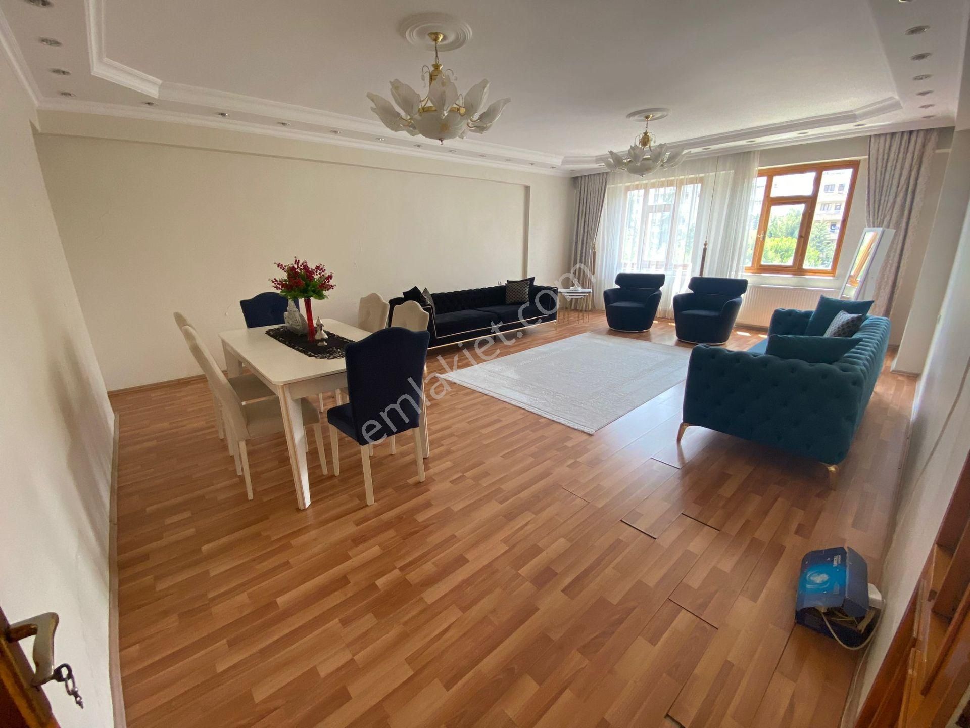 Diclekent Dünya Kavşağı Civarı 3+1 Satılık Daire