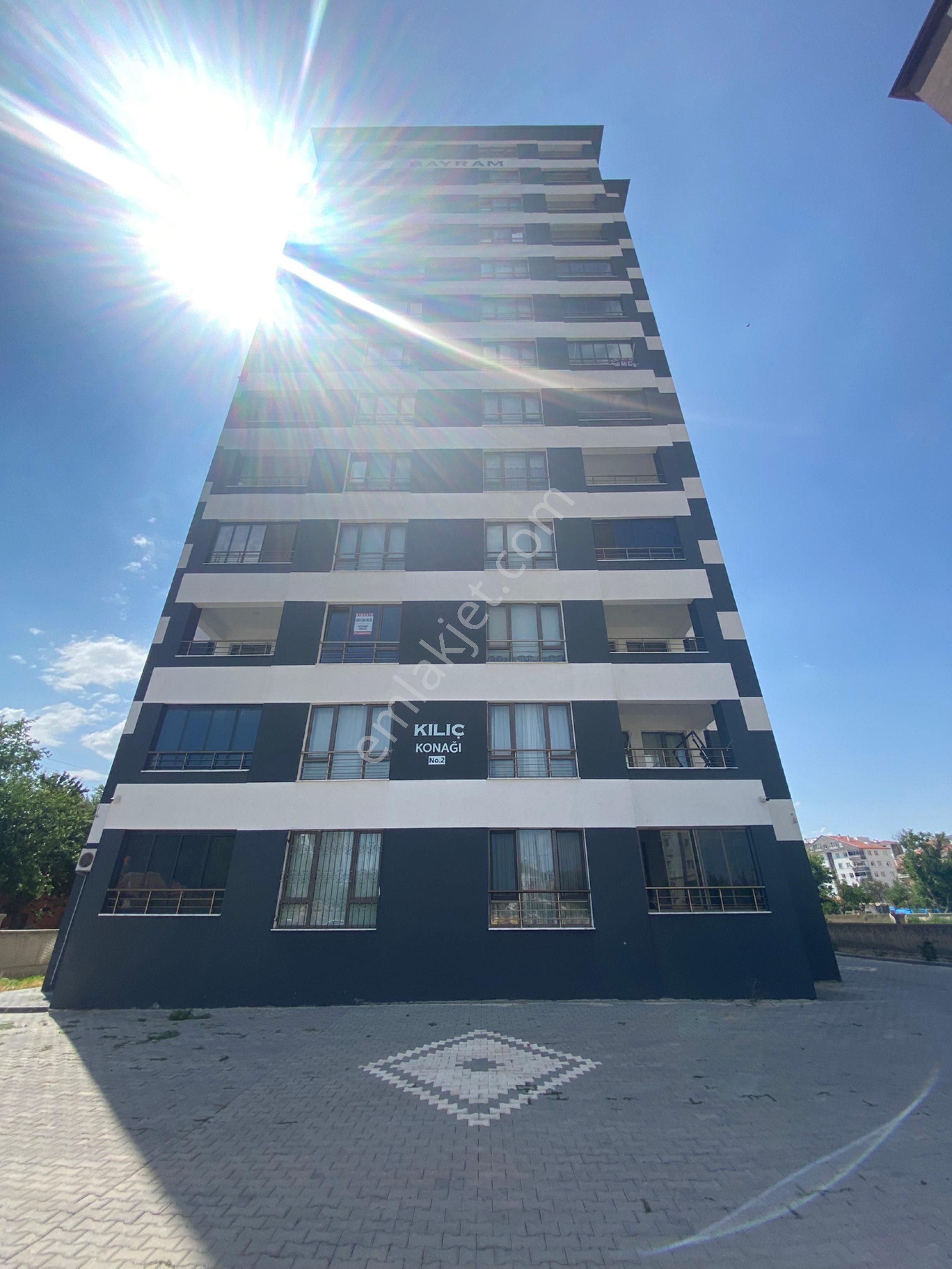 Fetanet Emlaktan Mithatpaşa Da Lüks 3+1 Odalı Ara Kat Kiralık Daire